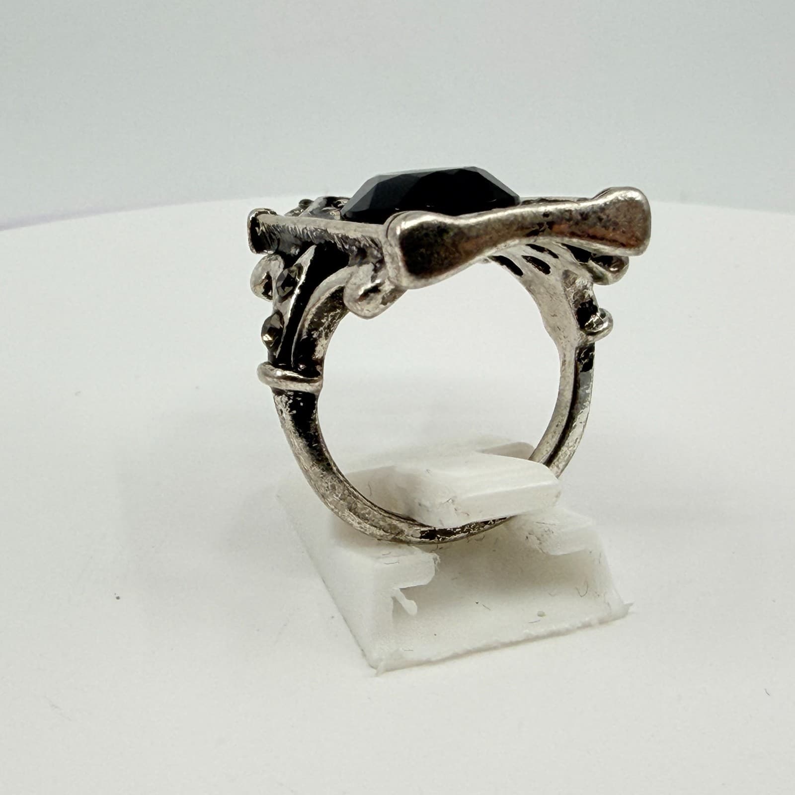 Vintage Gothic Statement Ring Silver Tone Antiqued Black Shield Elongated Band - Thumbnail 7