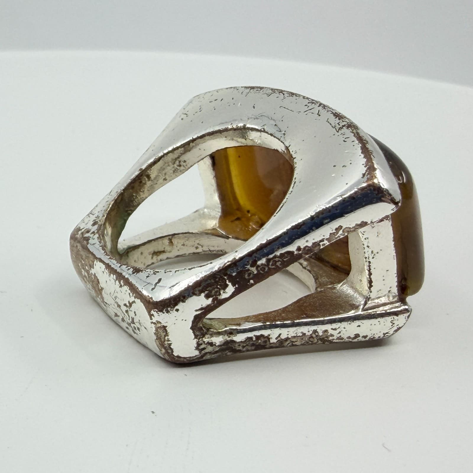 Vintage Y2K Silver Tone Faux Amber Resin Statement Ring Brutalist Size 8 Classic - Thumbnail 5