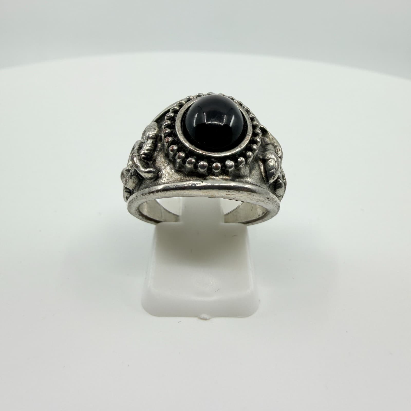 Vintage Gothic Silver Tone Black Onyx Cabochon Snake Side Details Ring Classic