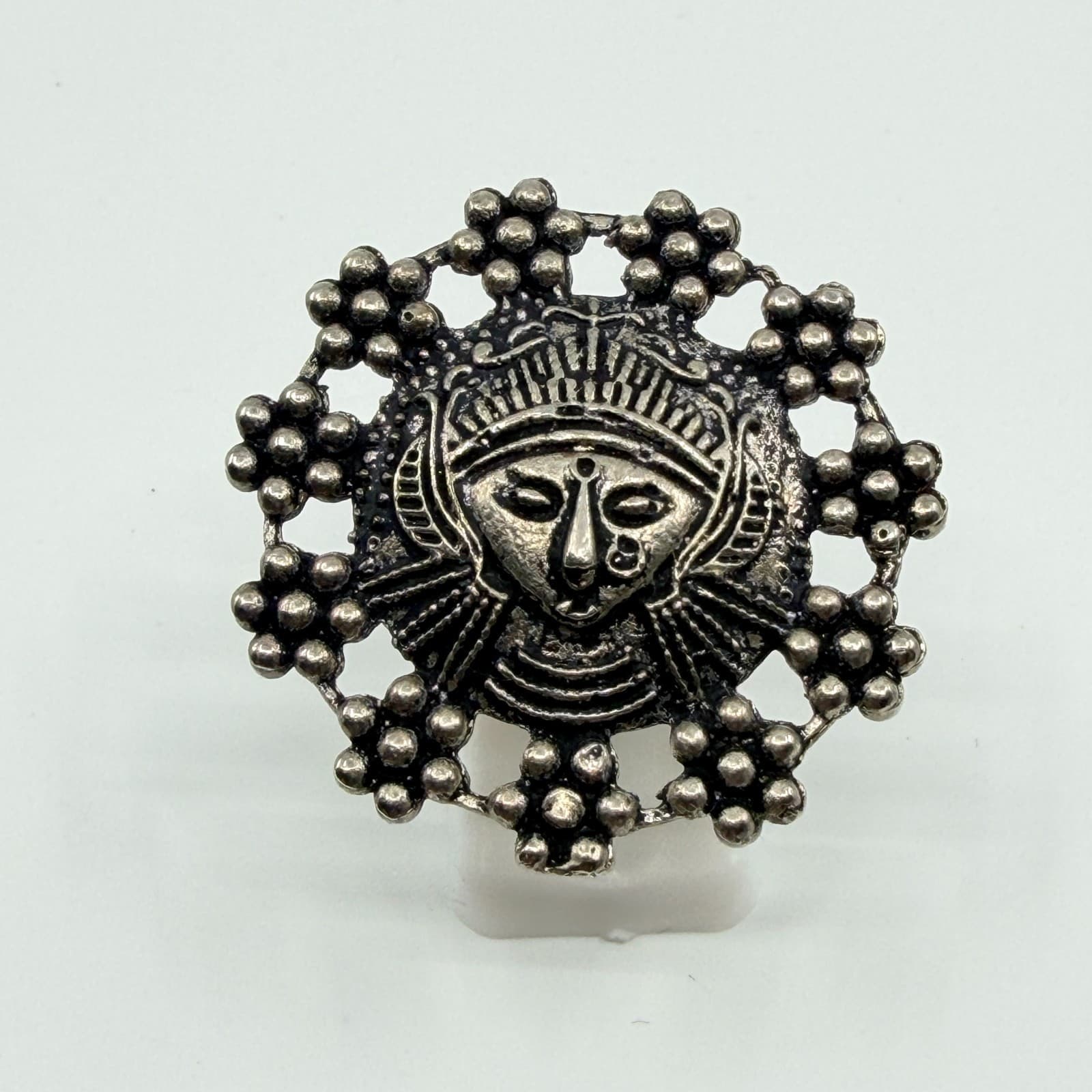 Vintage Silver Tone Goddess Face Shield Ring Boho Ethnic Statement Size 6 Retro - Thumbnail 2