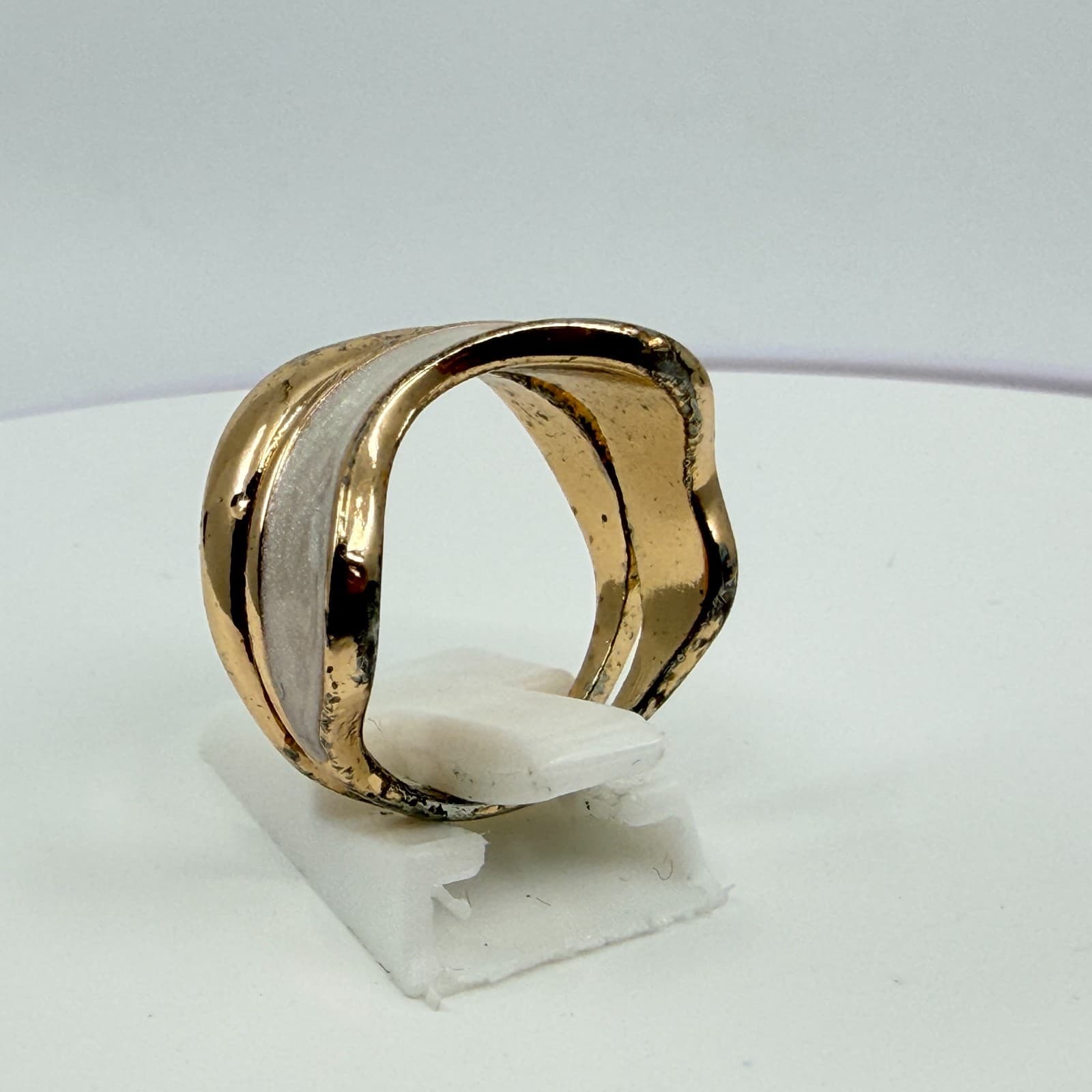 Vintage Y2K Gold Tone Chunky Wave Ring Cream White Shimmer Enamel Stacked Style - Thumbnail 6