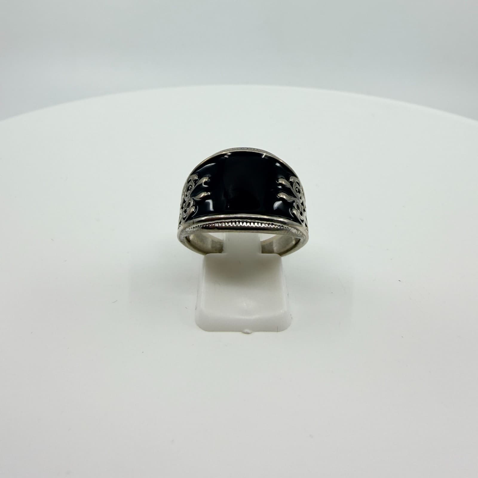 Vintage Gothic Black Enamel Wide Band Ring Silver Tone Filigree Details Size 8.5 - Thumbnail 8