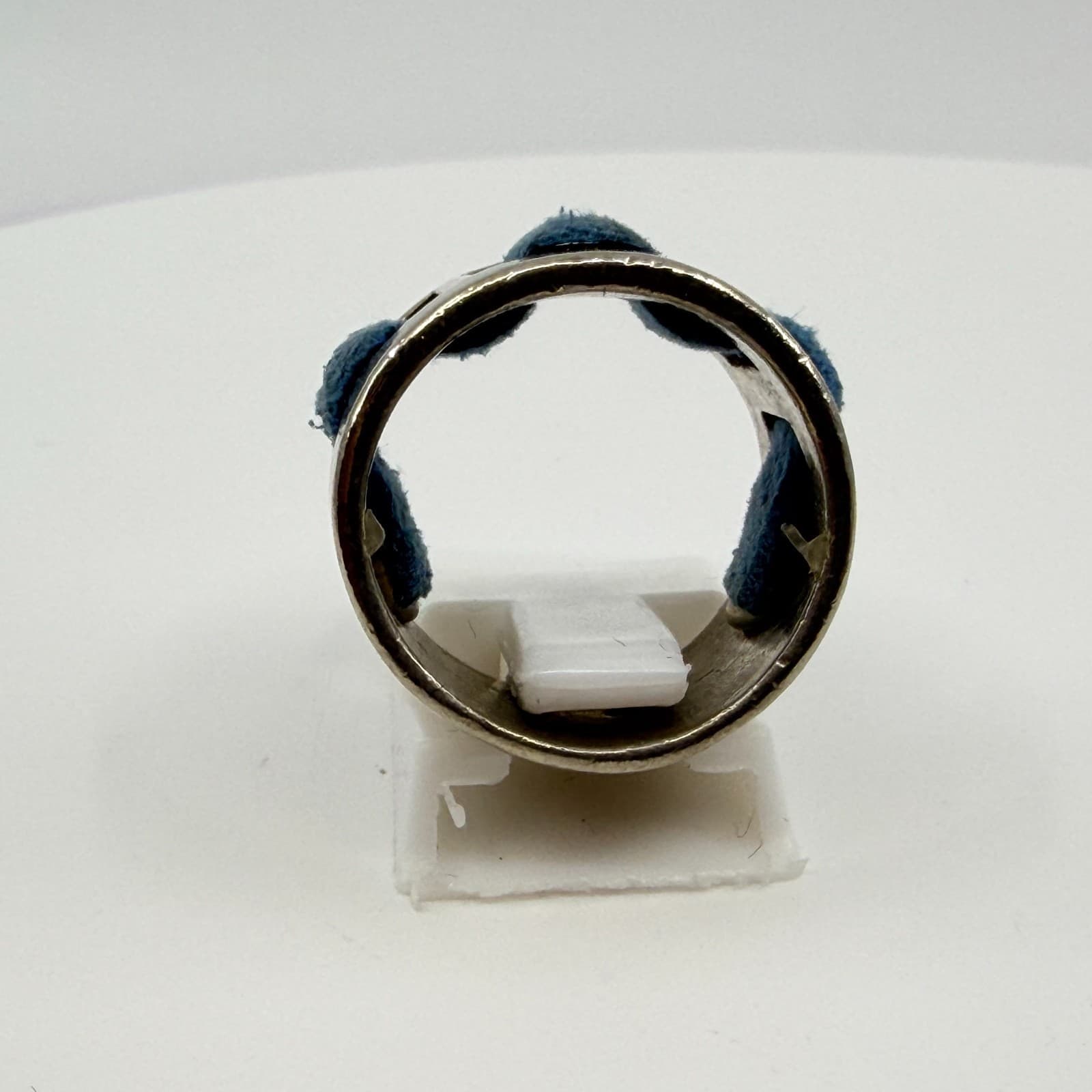 Vintage Silver Tone Blue Suede Leather Inlay Wide Band Ring Retro Y2K Cutout - Thumbnail 8