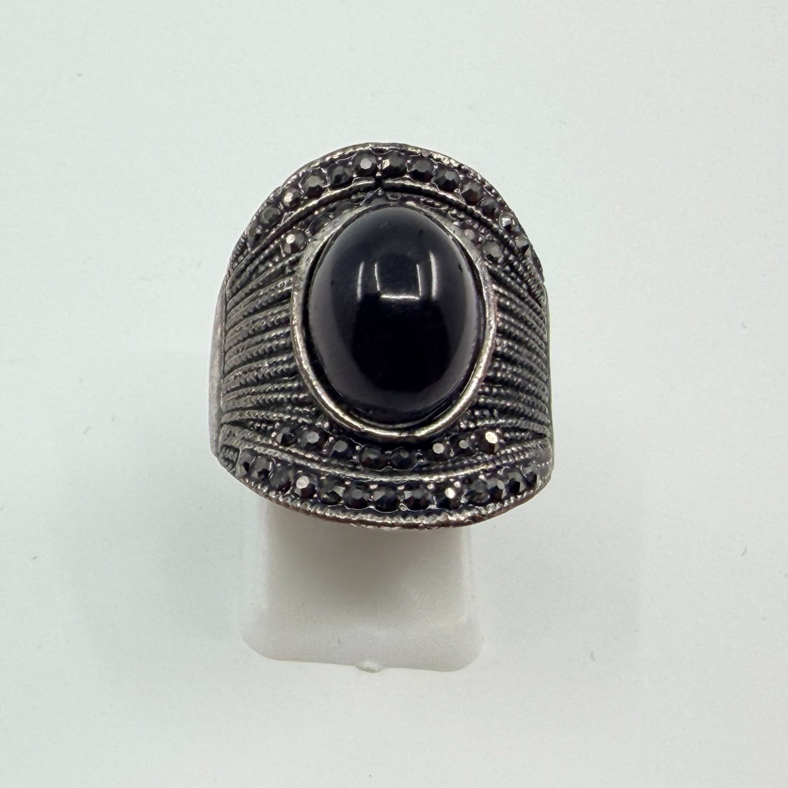 Vintage Gothic Black Onyx Glass Cabochon Faux Marcasite Statement Ring Size 7.5 - Thumbnail 4