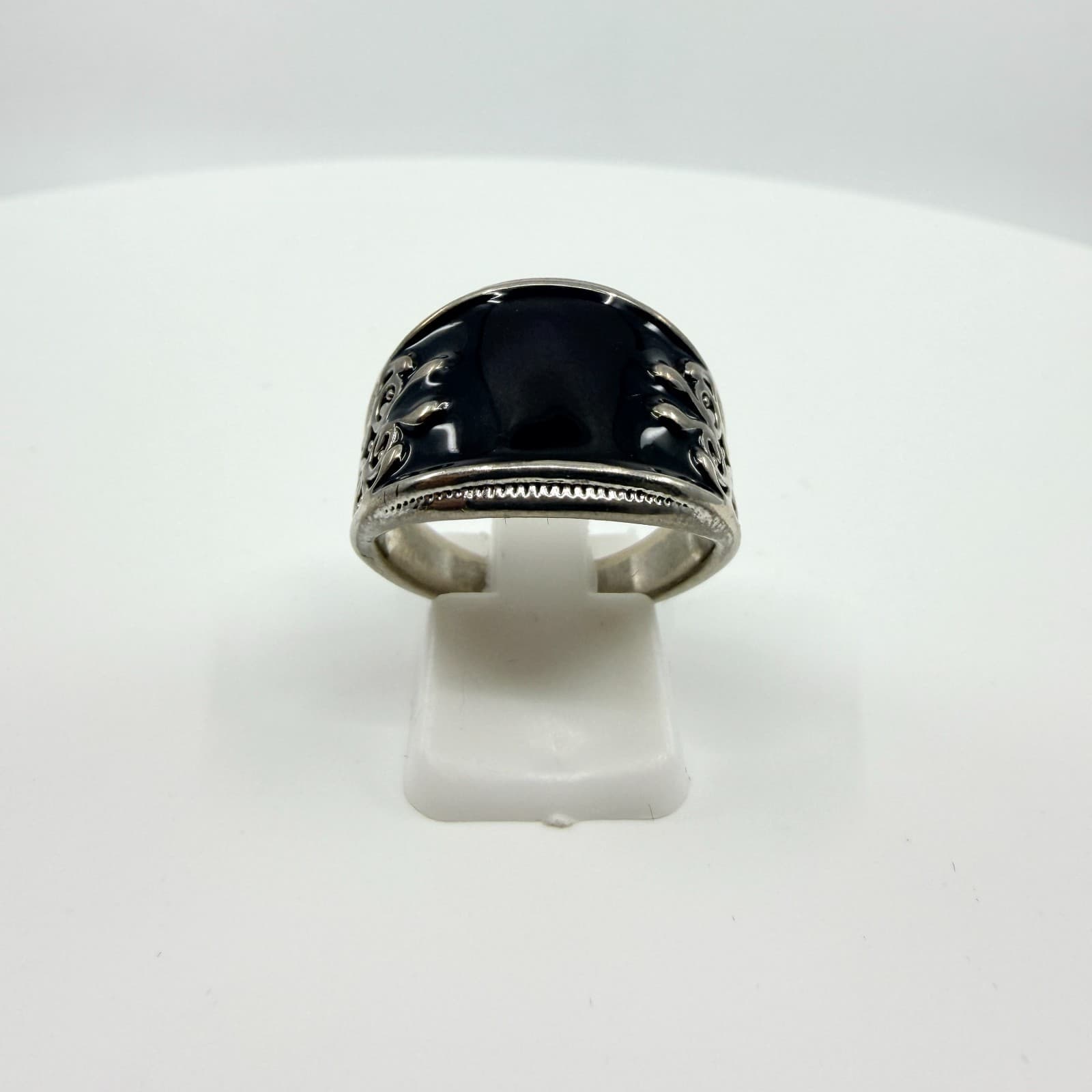 Vintage Gothic Black Enamel Wide Band Ring Silver Tone Filigree Details Size 8.5