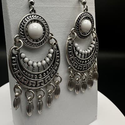 Vintage 90s Boho Dangle Earrings Silver-Tone White Beaded Ethnic Grecian Style - Thumbnail 3