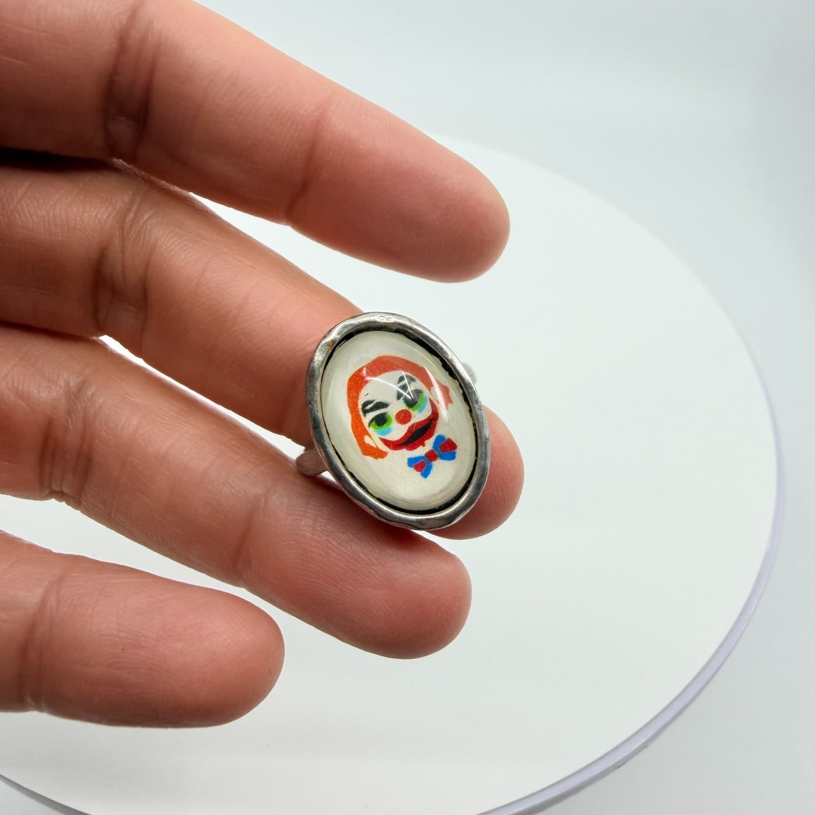 Vintage Y2K Silver Tone Sad Clown Oval Cabochon Ring Retro Kitsch Size 7 Classic - Thumbnail 10