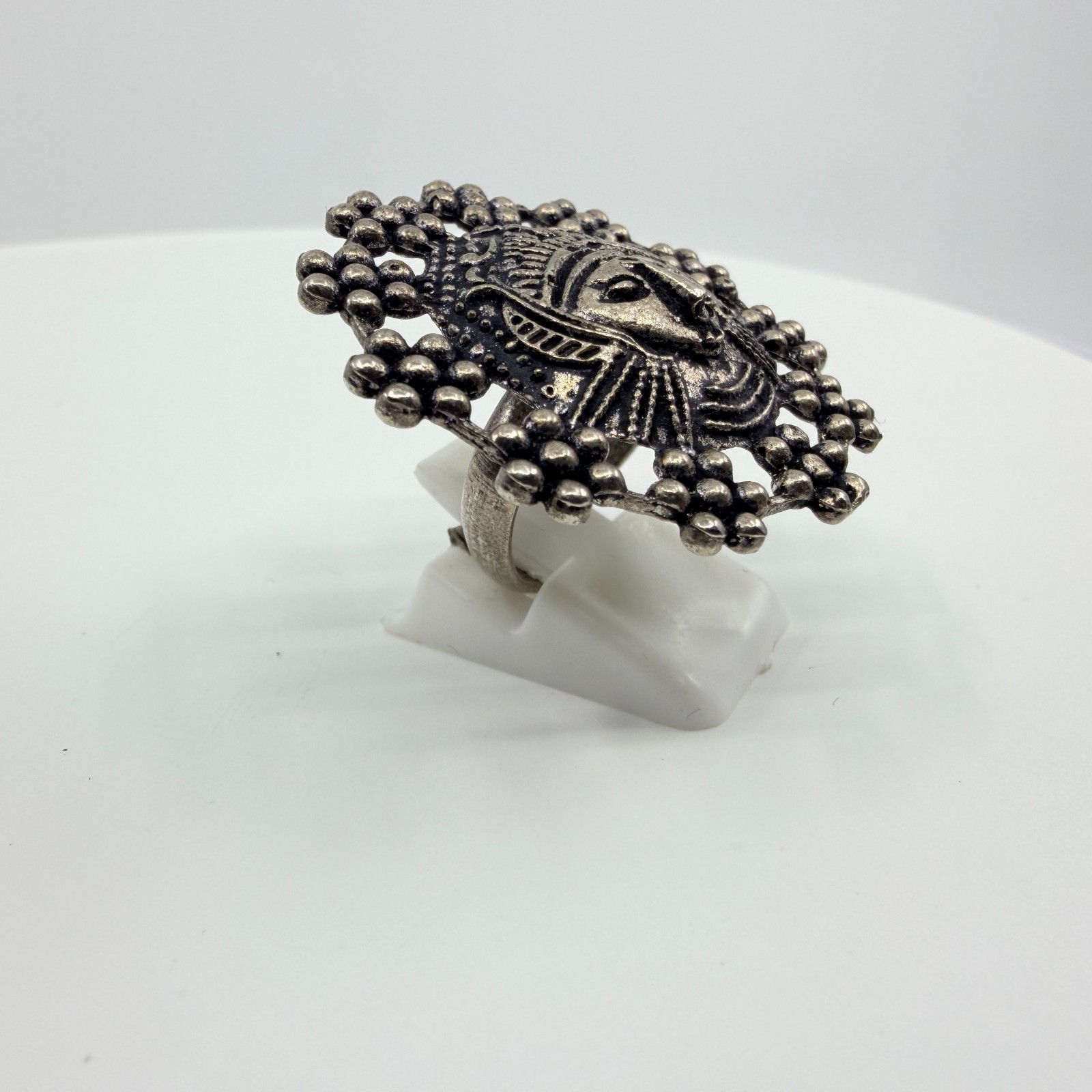 Vintage Silver Tone Goddess Face Shield Ring Boho Ethnic Statement Size 6 Retro - Thumbnail 3