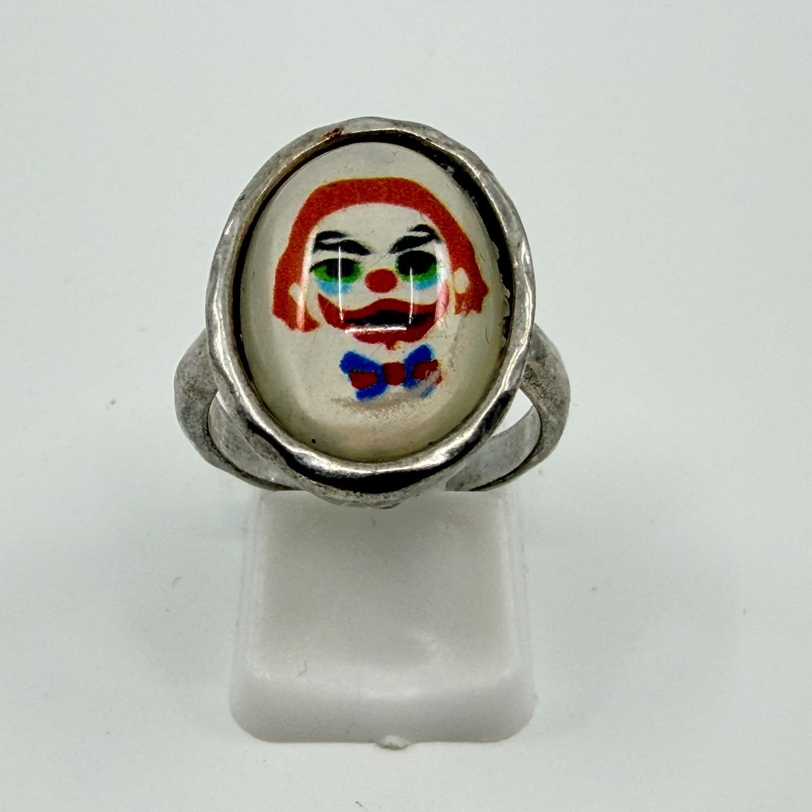 Vintage Y2K Silver Tone Sad Clown Oval Cabochon Ring Retro Kitsch Size 7 Classic - Thumbnail 7