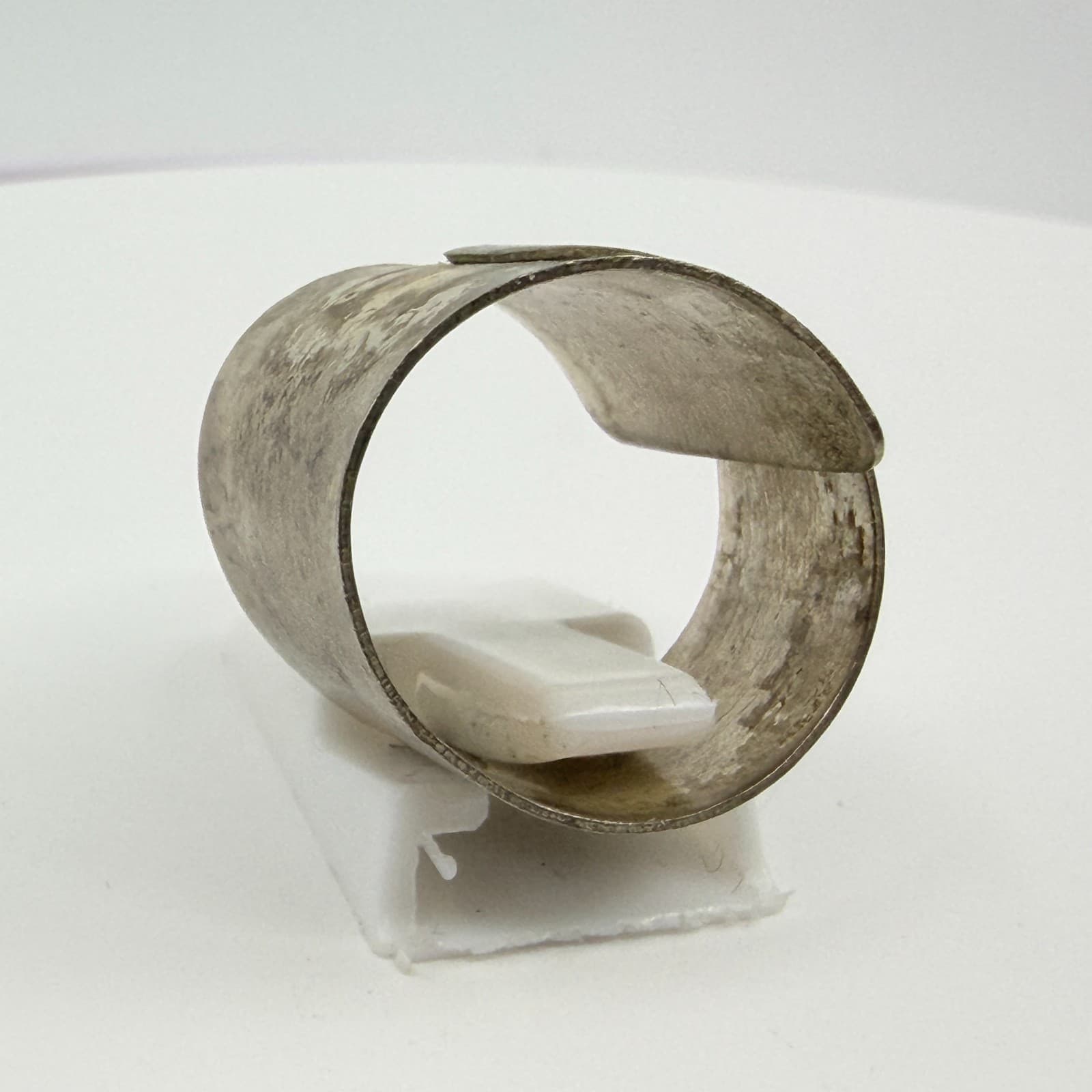Vintage Silver Tone Wide Bypass Band Ring Retro Minimalist Brutalist Cuff Ring - Thumbnail 7