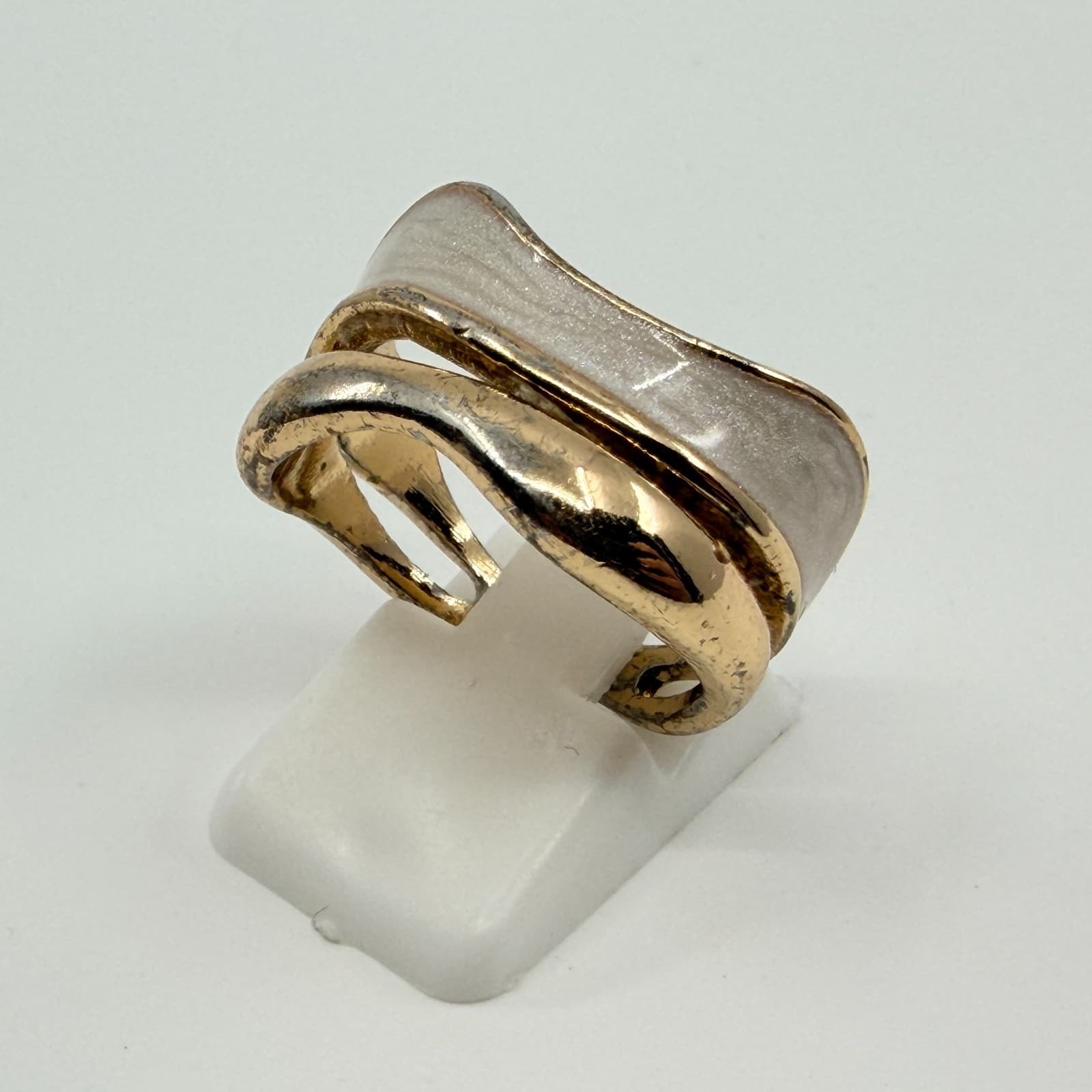 Vintage Y2K Gold Tone Chunky Wave Ring Cream White Shimmer Enamel Stacked Style - Thumbnail 4
