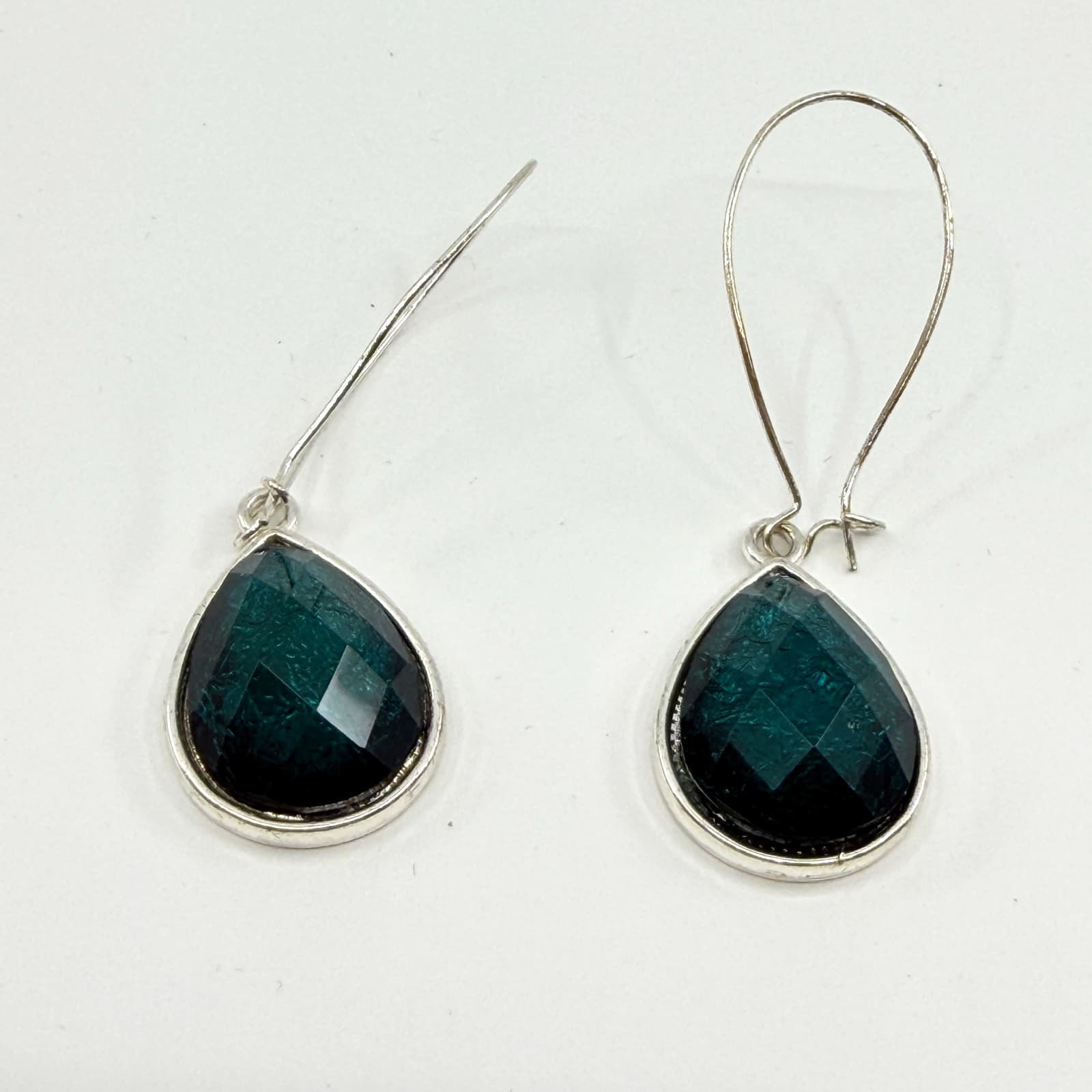 Vintage Silver Tone Faceted Teal Green Glass Teardrop Drop Earrings Classic