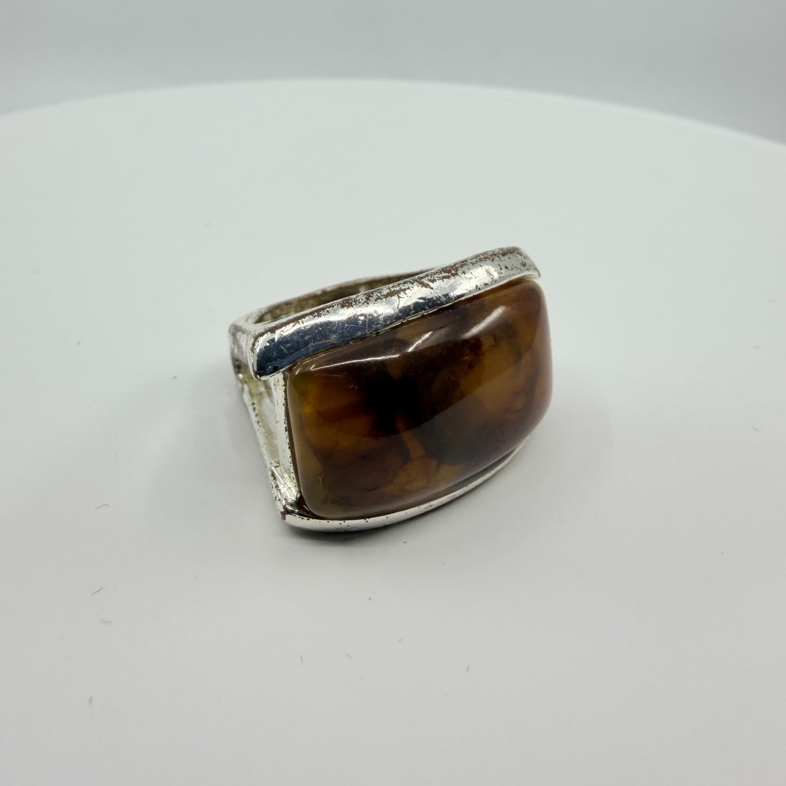 Vintage Y2K Silver Tone Faux Amber Resin Statement Ring Brutalist Size 8 Classic - Thumbnail 2