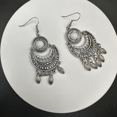 Vintage 90s Boho Dangle Earrings Silver-Tone White Beaded Ethnic Grecian Style - Thumbnail 7