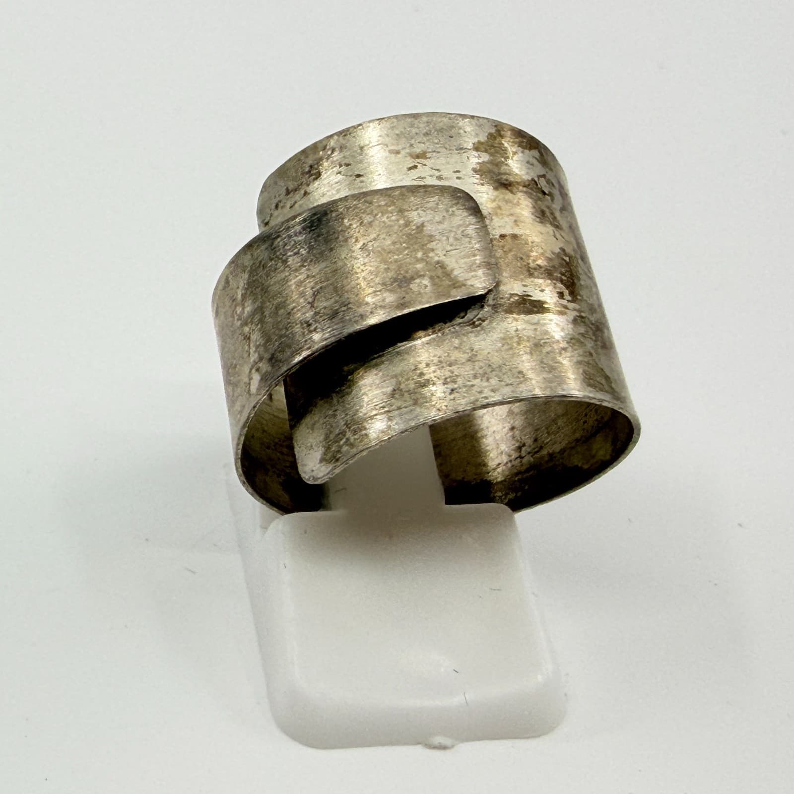 Vintage Silver Tone Wide Bypass Band Ring Retro Minimalist Brutalist Cuff Ring - Thumbnail 5