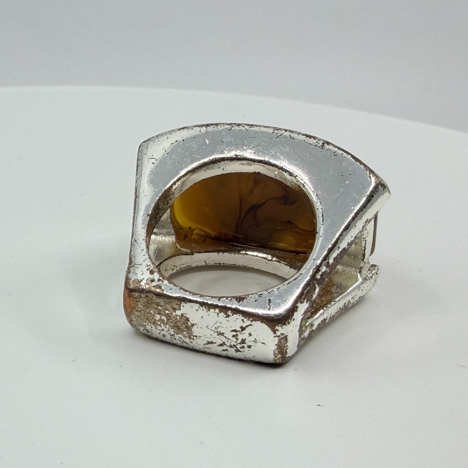 Vintage Y2K Silver Tone Faux Amber Resin Statement Ring Brutalist Size 8 Classic - Thumbnail 4