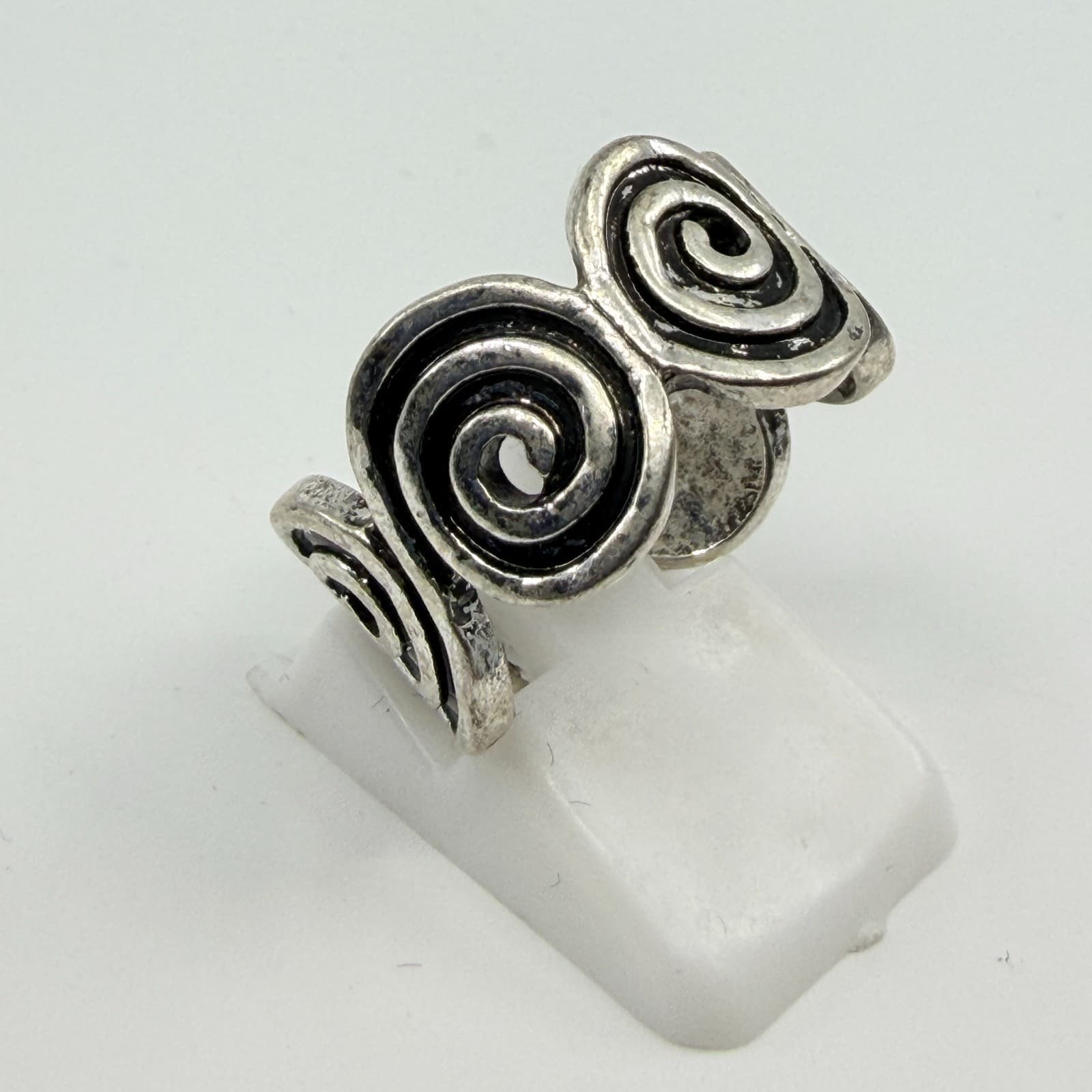 Vintage Silver Tone Swirl Statement Ring Boho Spiral Band Size 6.5 Classic Retro - Thumbnail 3