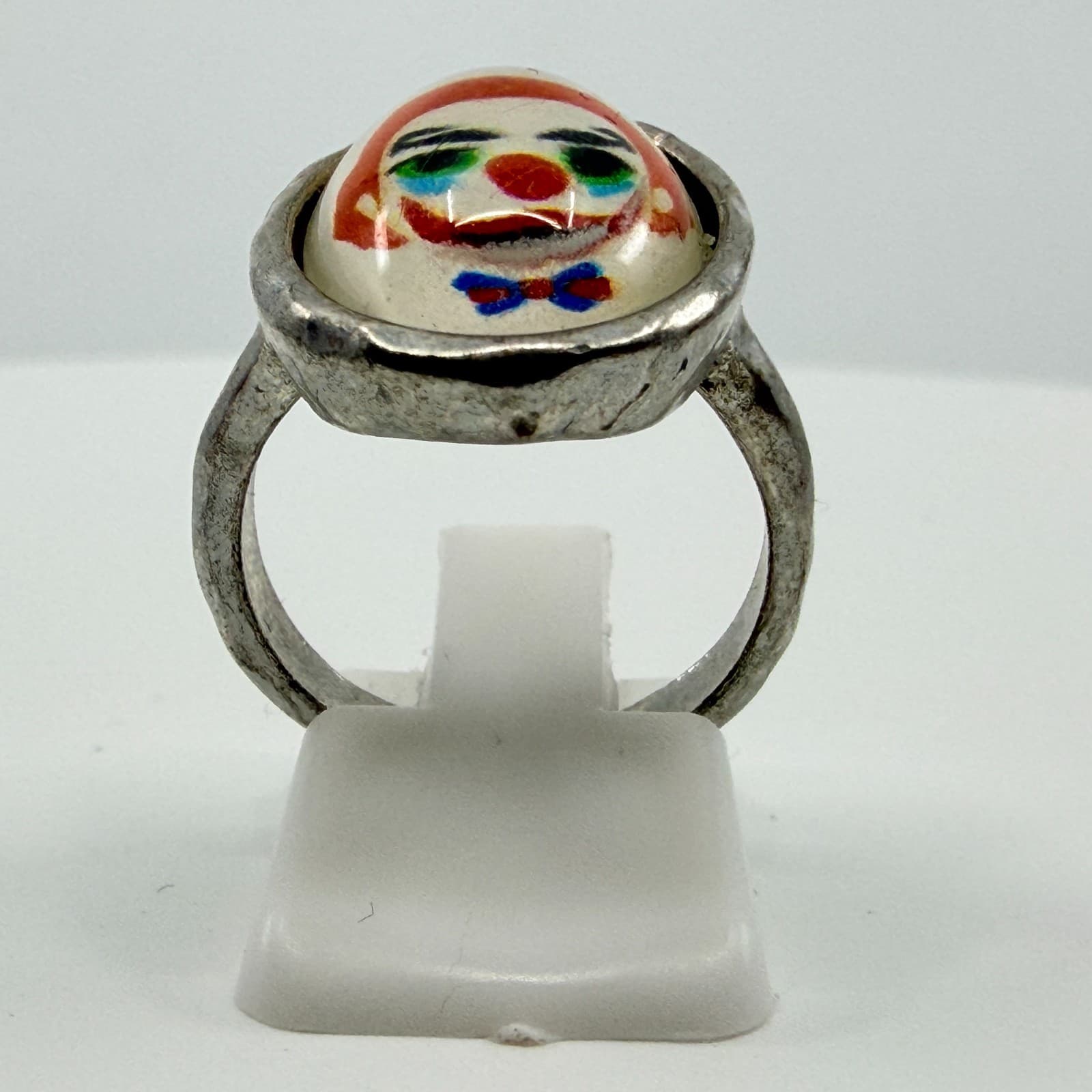 Vintage Y2K Silver Tone Sad Clown Oval Cabochon Ring Retro Kitsch Size 7 Classic - Thumbnail 8