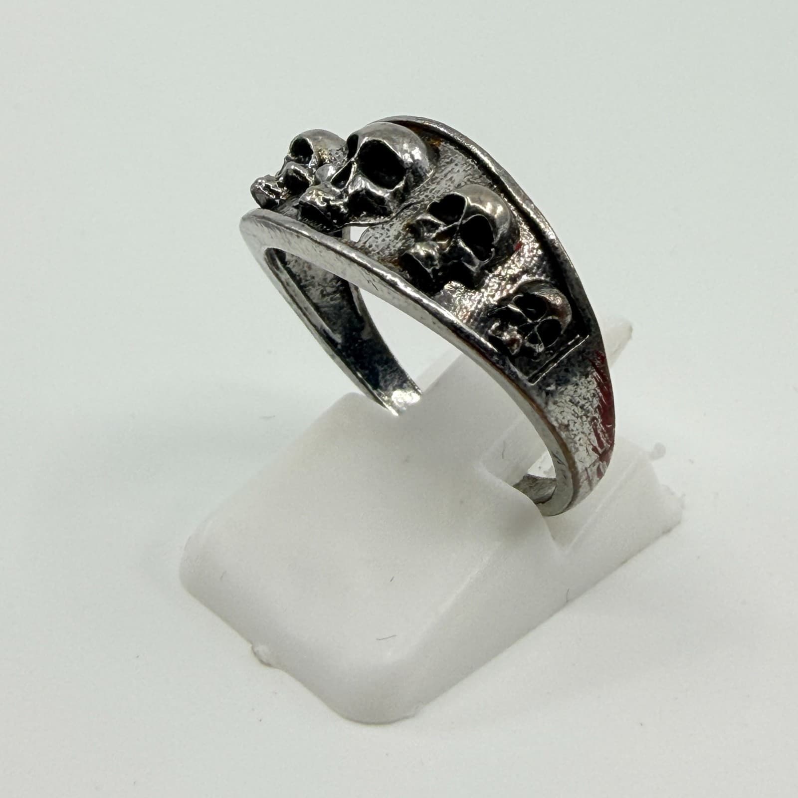 Vintage Gothic Multi Skull Row Band Ring Antiqued Silver Tone Biker Size 8 Retro - Thumbnail 5