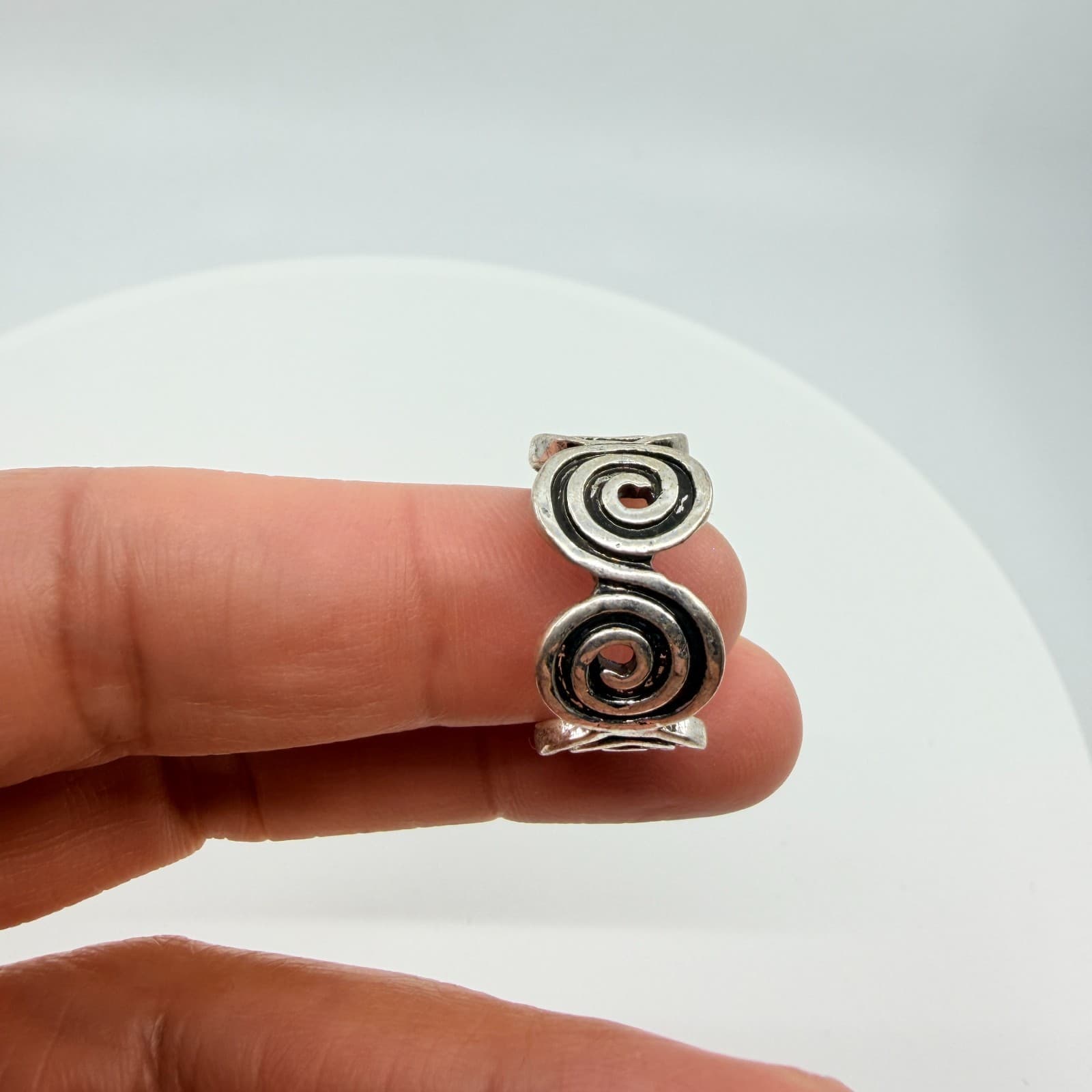 Vintage Silver Tone Swirl Statement Ring Boho Spiral Band Size 6.5 Classic Retro - Thumbnail 6