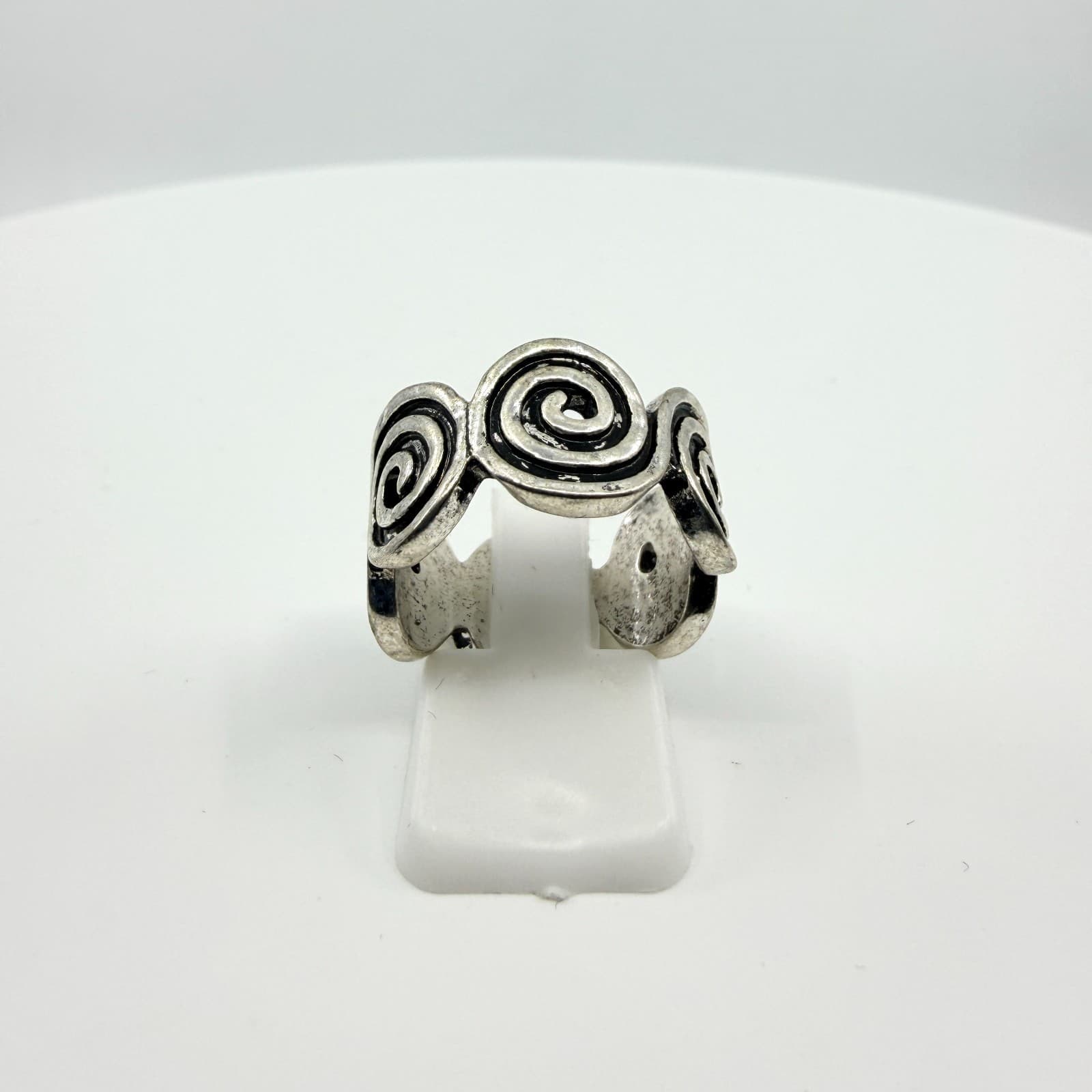 Vintage Silver Tone Swirl Statement Ring Boho Spiral Band Size 6.5 Classic Retro