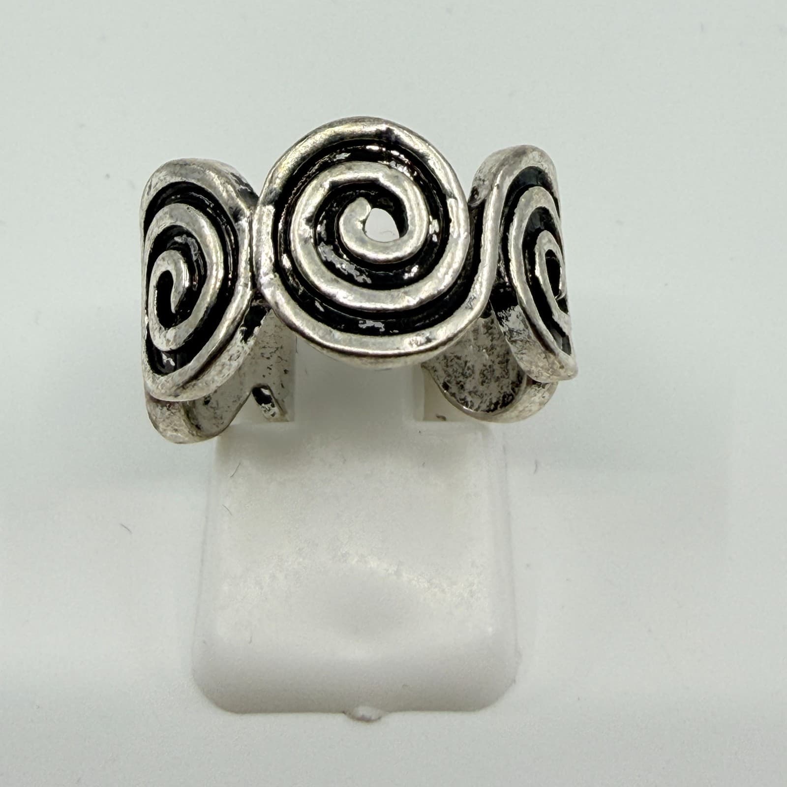 Vintage Silver Tone Swirl Statement Ring Boho Spiral Band Size 6.5 Classic Retro - Thumbnail 2