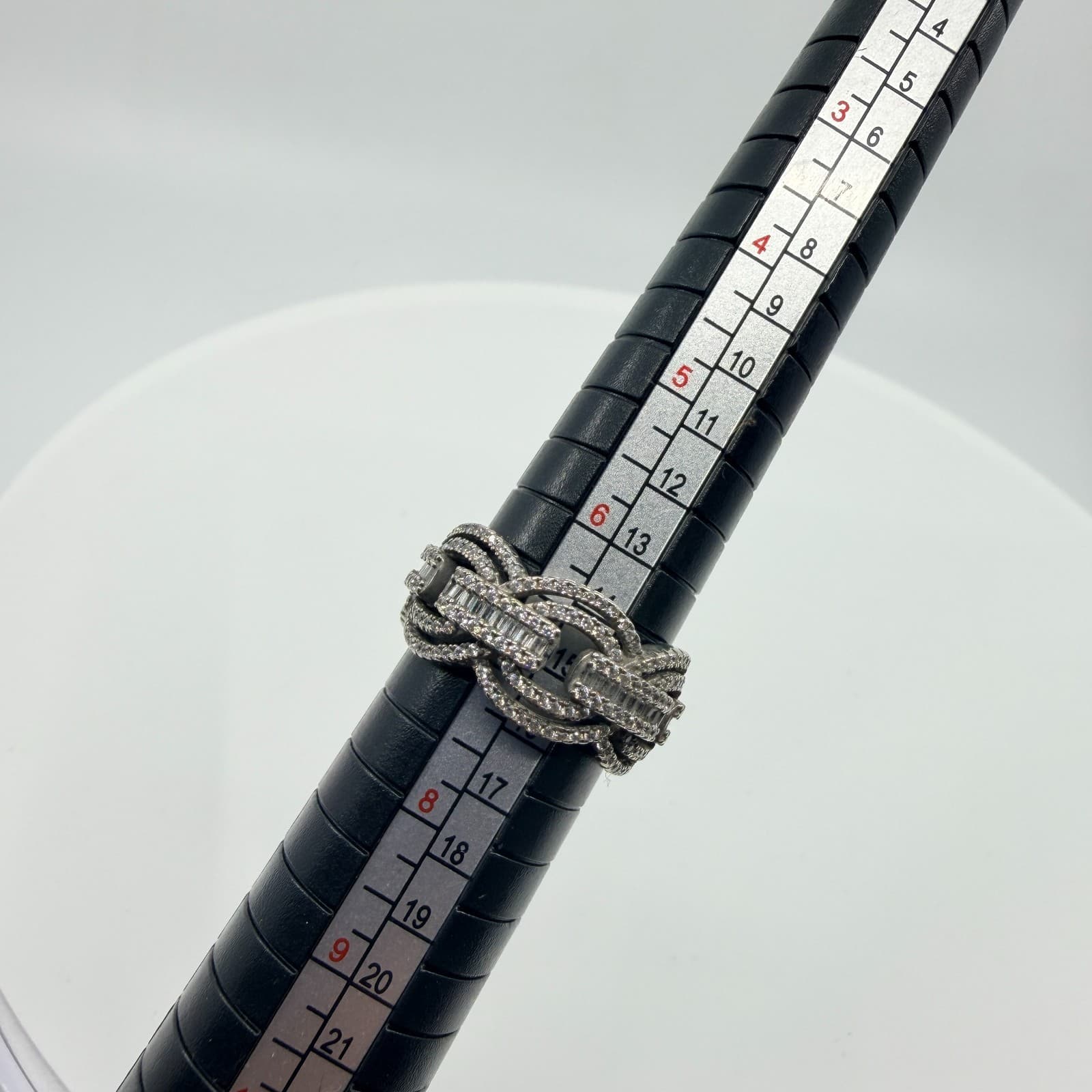 Vintage Silver Tone CZ Interlocking Link Statement Ring Baguette Pave Size 7 - Thumbnail 8