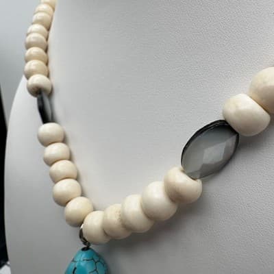 Vintage 90s Chico's Cream Beaded Necklace Faux Turquoise Tassel Boho Jewelry 90s - Thumbnail 7