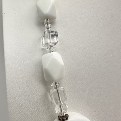 Vintage 90s White Oval Bead & Clear Statement Necklace Dangle Jewelry Bib Y2K - Thumbnail 4