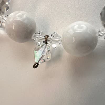Vintage 90s White Oval Bead & Clear Statement Necklace Dangle Jewelry Bib Y2K - Thumbnail 8