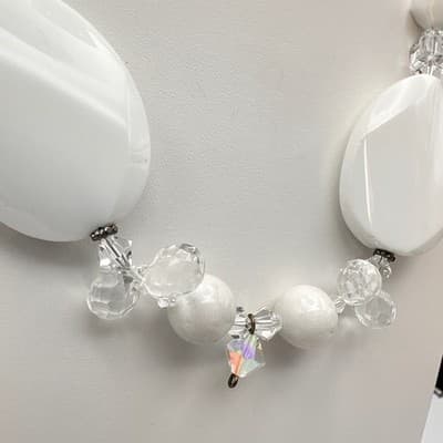 Vintage 90s White Oval Bead & Clear Statement Necklace Dangle Jewelry Bib Y2K - Thumbnail 3