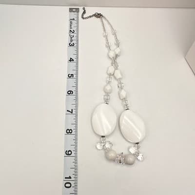 Vintage 90s White Oval Bead & Clear Statement Necklace Dangle Jewelry Bib Y2K - Thumbnail 12