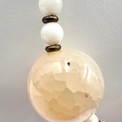 Vintage 90s Black & White Beaded Statement Necklace w Large Faceted Orbs Jewelry - Thumbnail 4