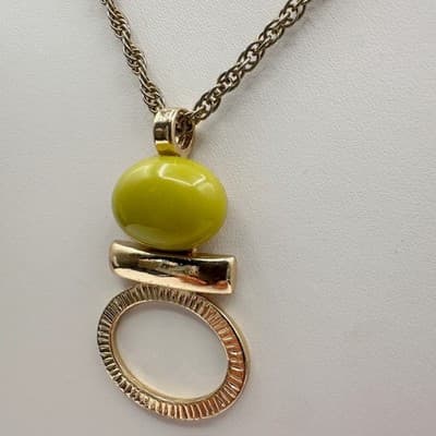 Vintage Statement Pendant Necklace with Yellow Bead & Gold Tone Chain Jewelry - Thumbnail 7