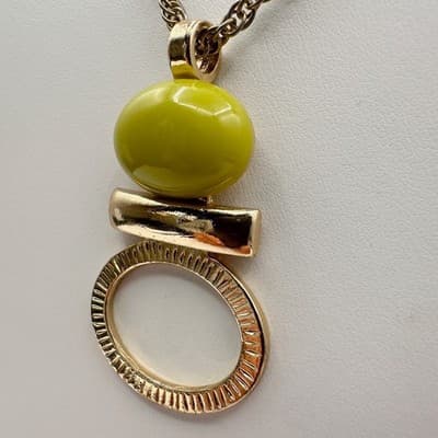Vintage Statement Pendant Necklace with Yellow Bead & Gold Tone Chain Jewelry - Thumbnail 8