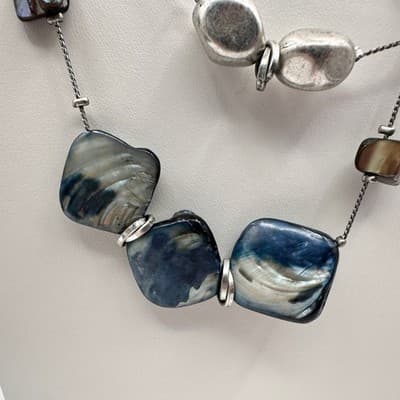 Vintage 80s Fashion Jewelry Layered Iridescent Shell Bead Necklace Silver Tone - Thumbnail 3