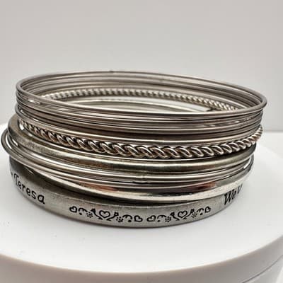Vintage 90s Mother Teresa Quote Bangle Bracelet Set Silver Tone Hearts Jewelry - Thumbnail 7