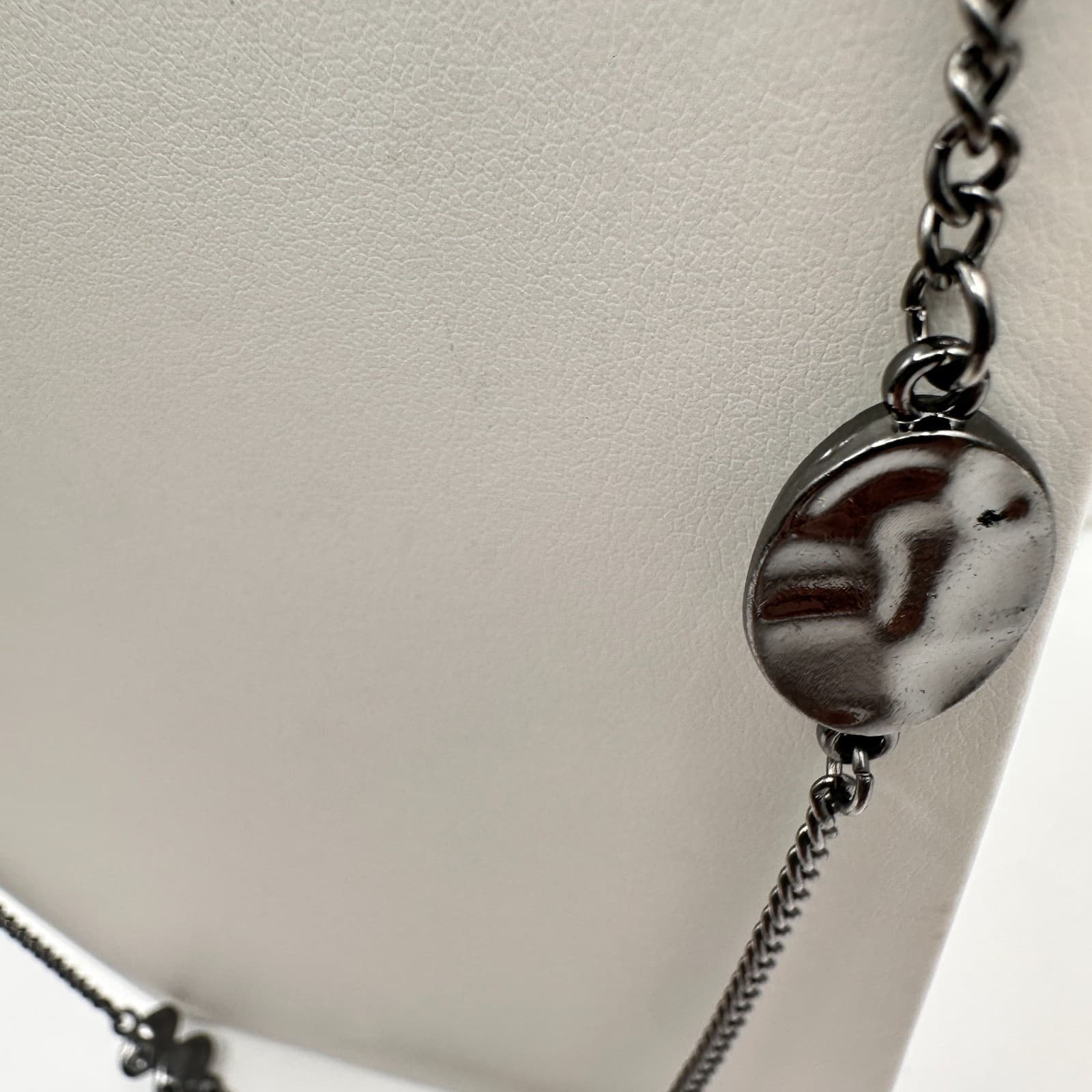 Vintage 80s Gunmetal Station Necklace Clear Beads Black Pendant Jewelry - Thumbnail 4