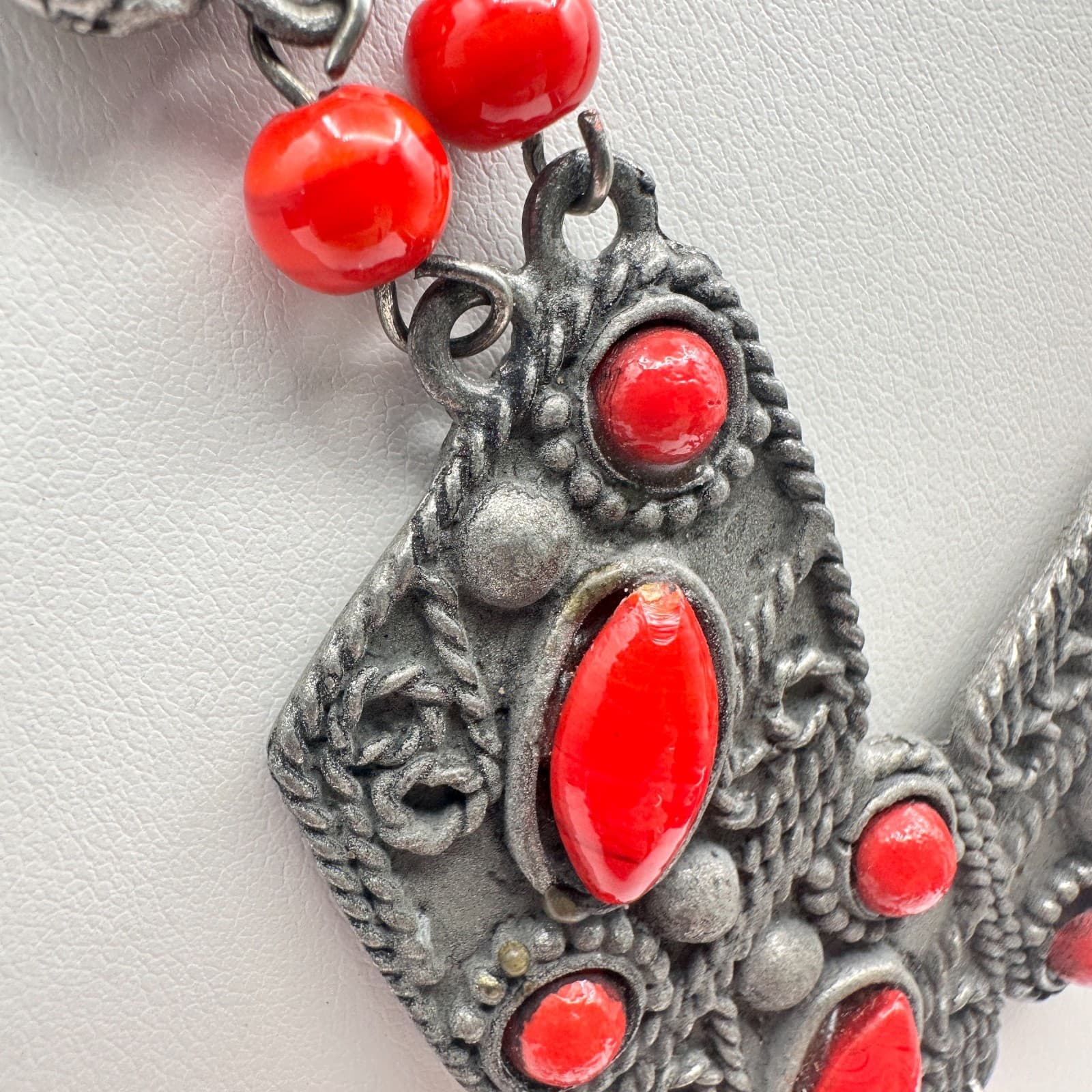 Vintage 90s Silver Tone Red Bead Statement Bib Necklace Boho Ethnic Jewelry - Thumbnail 3