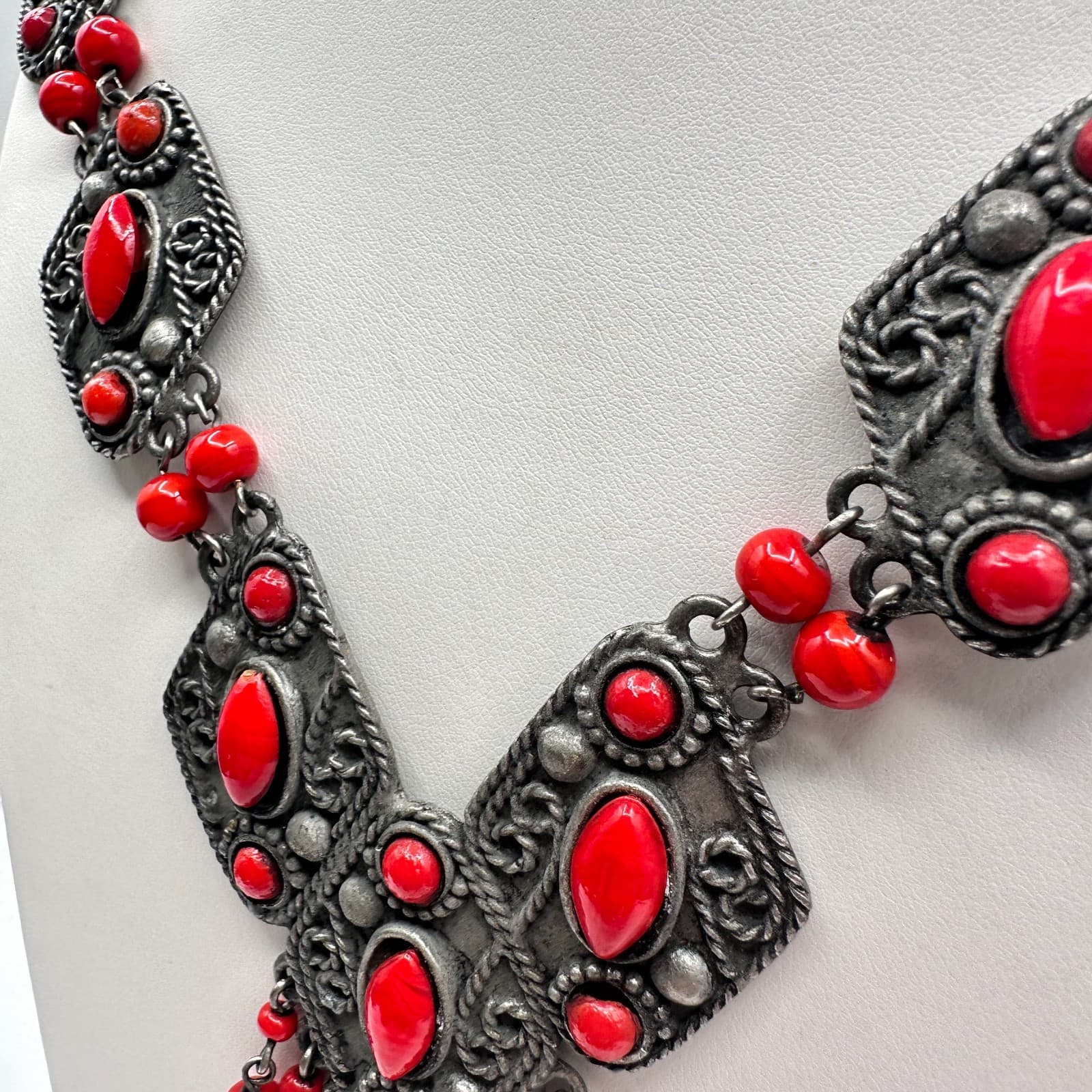 Vintage 90s Silver Tone Red Bead Statement Bib Necklace Boho Ethnic Jewelry - Thumbnail 4