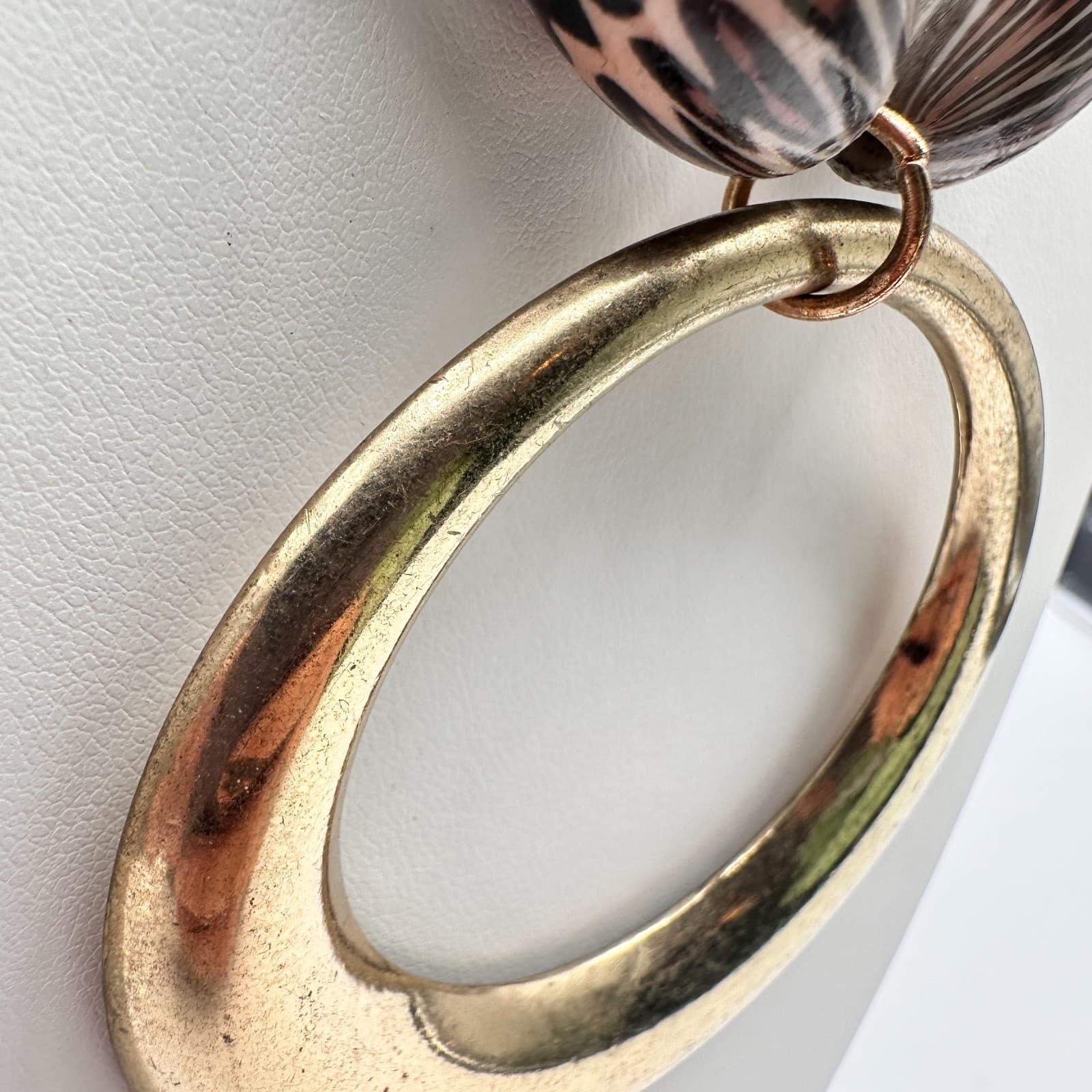 Vintage 90s Gold Tone Statement Necklace Clear Leopard Beads Large Hoop Jewelry - Thumbnail 5