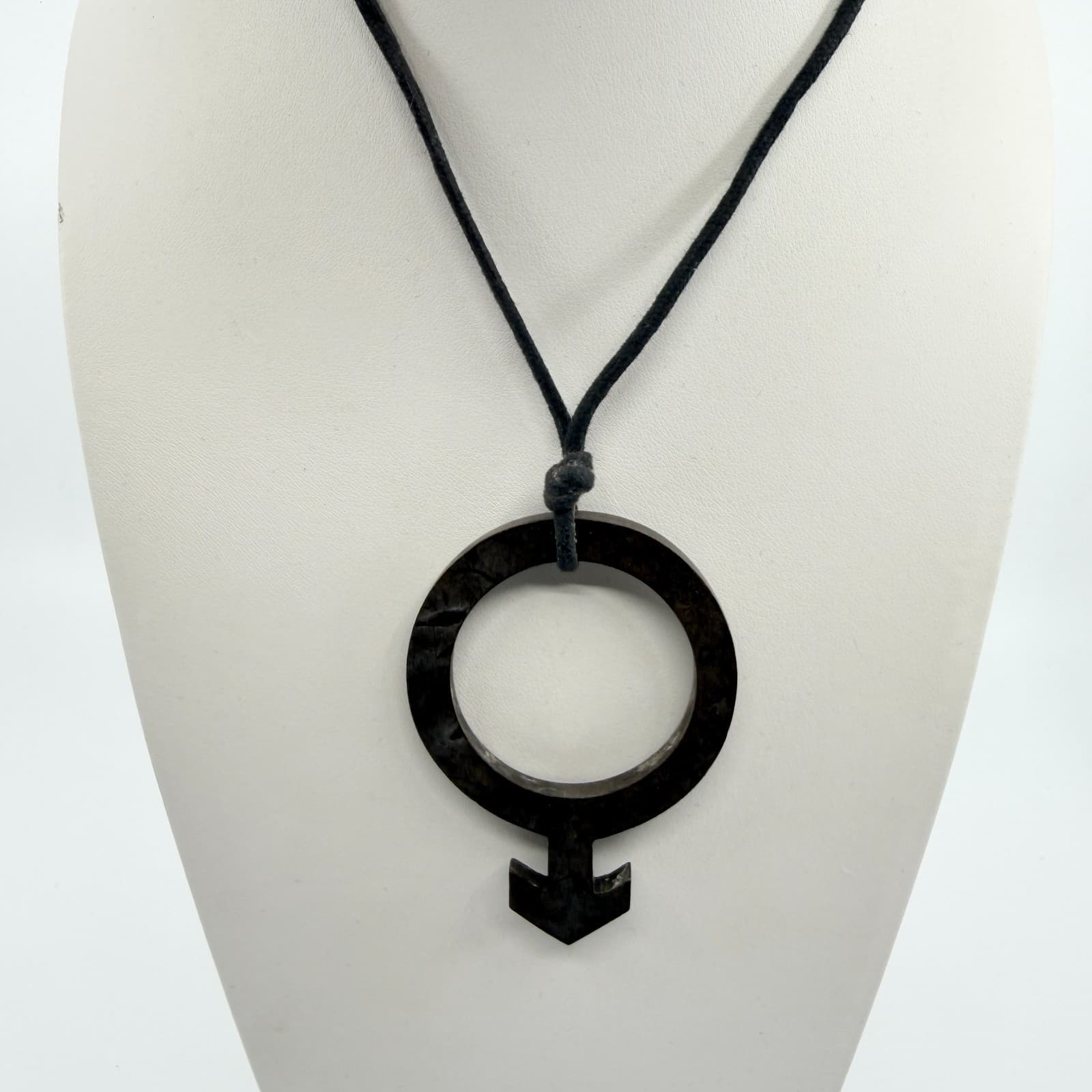 VTG Gothic Black Carved Wood Mars Male Symbol Pendant Necklace Statement Gift - Thumbnail 3