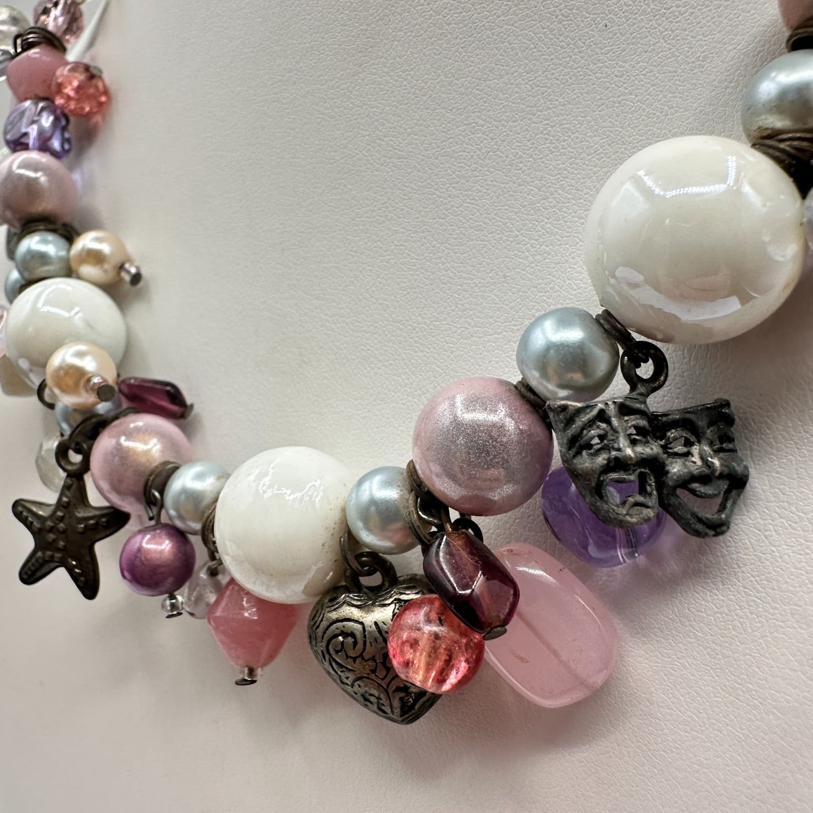 Vintage 90s Pink White Beaded Charm Necklace Drama Masks Starfish Silver Tone - Thumbnail 6