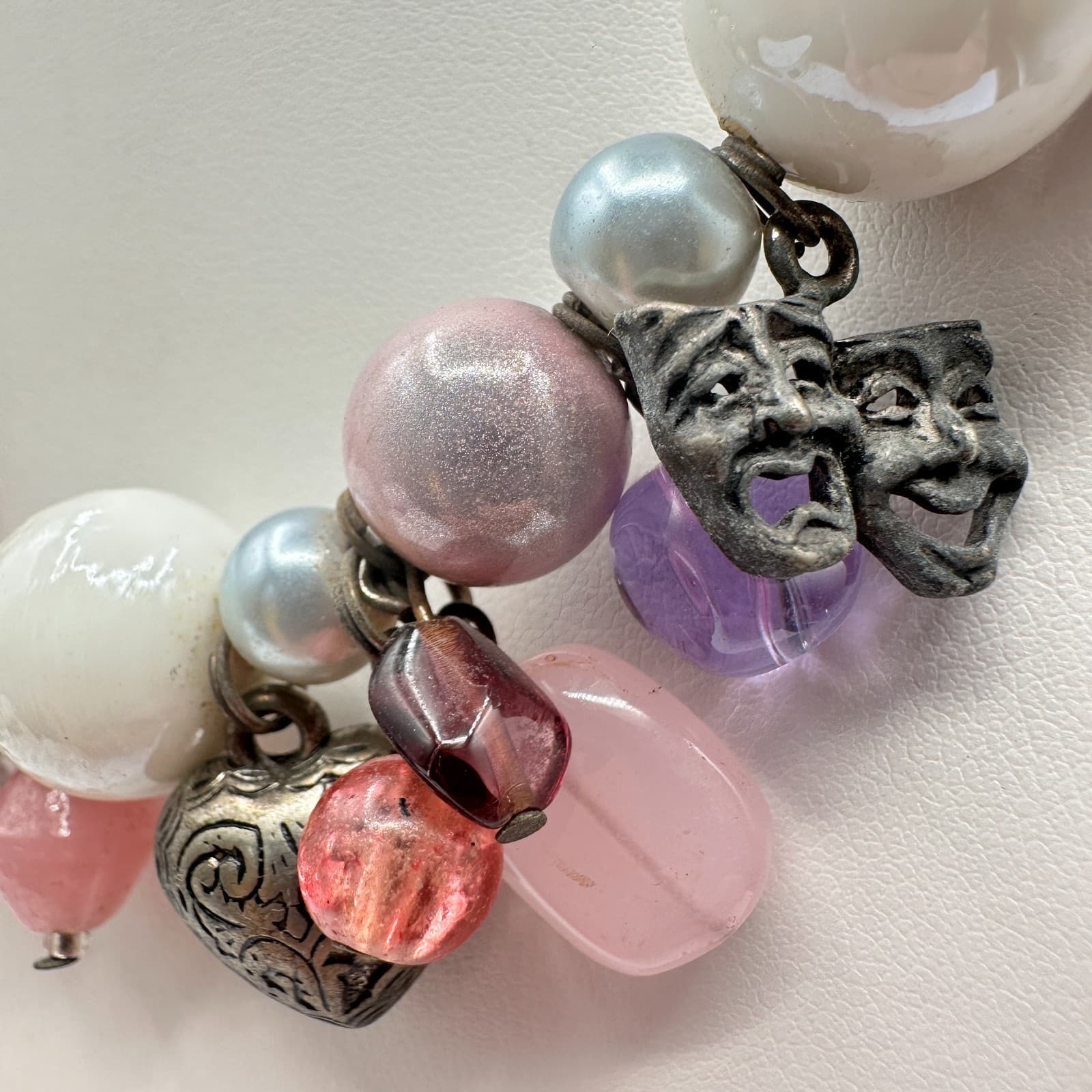 Vintage 90s Pink White Beaded Charm Necklace Drama Masks Starfish Silver Tone - Thumbnail 7