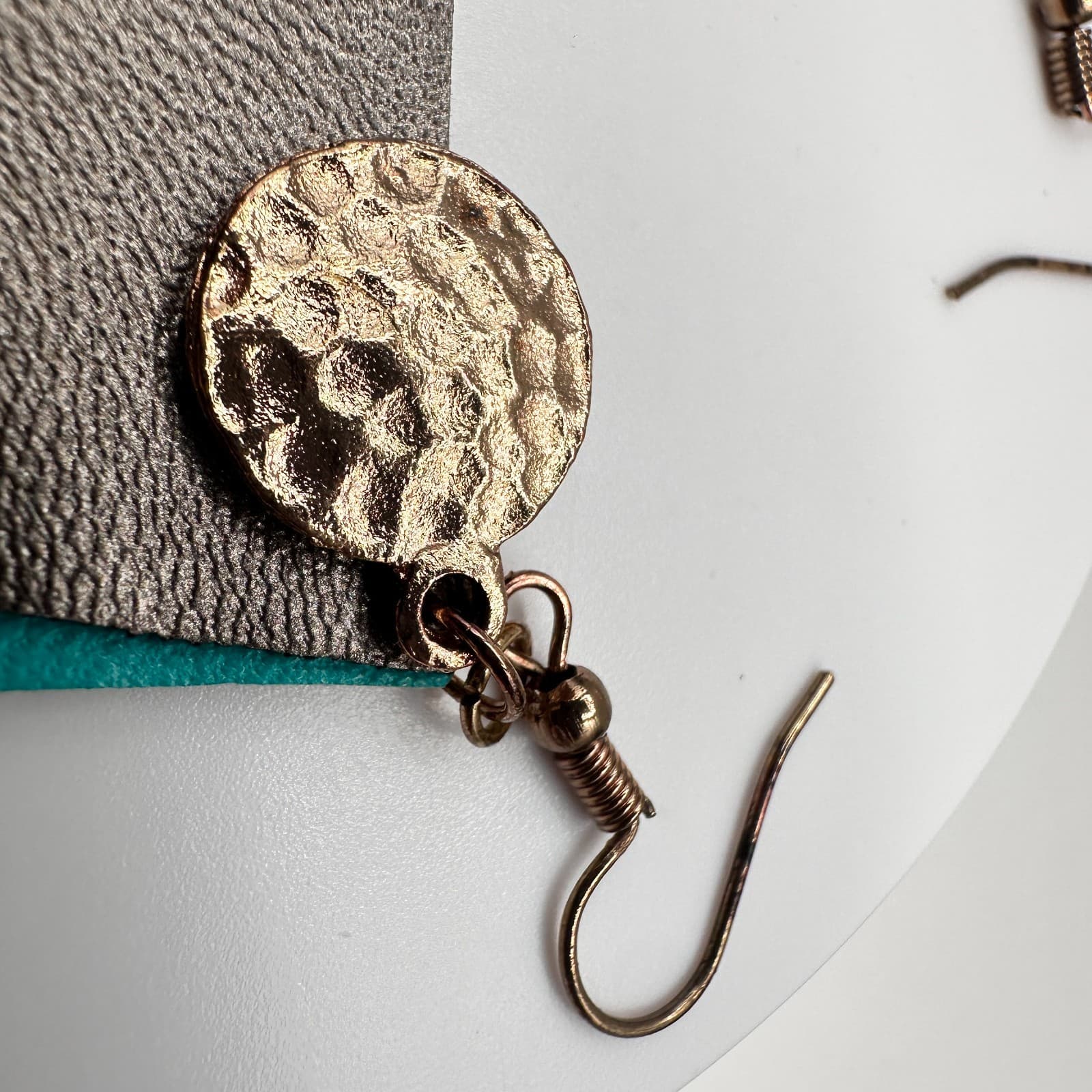 Vintage 90s Faux Leather Fringe Earrings Teal Pewter Gold Tone Hammered Jewelry - Thumbnail 4