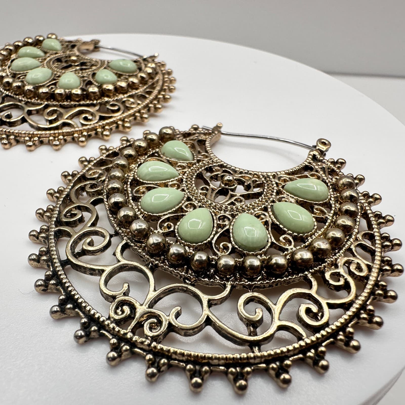 Vintage 90s Mint Green Resin Cabochons Hoop Earrings Gold Tone Women's Jewelry - Thumbnail 5