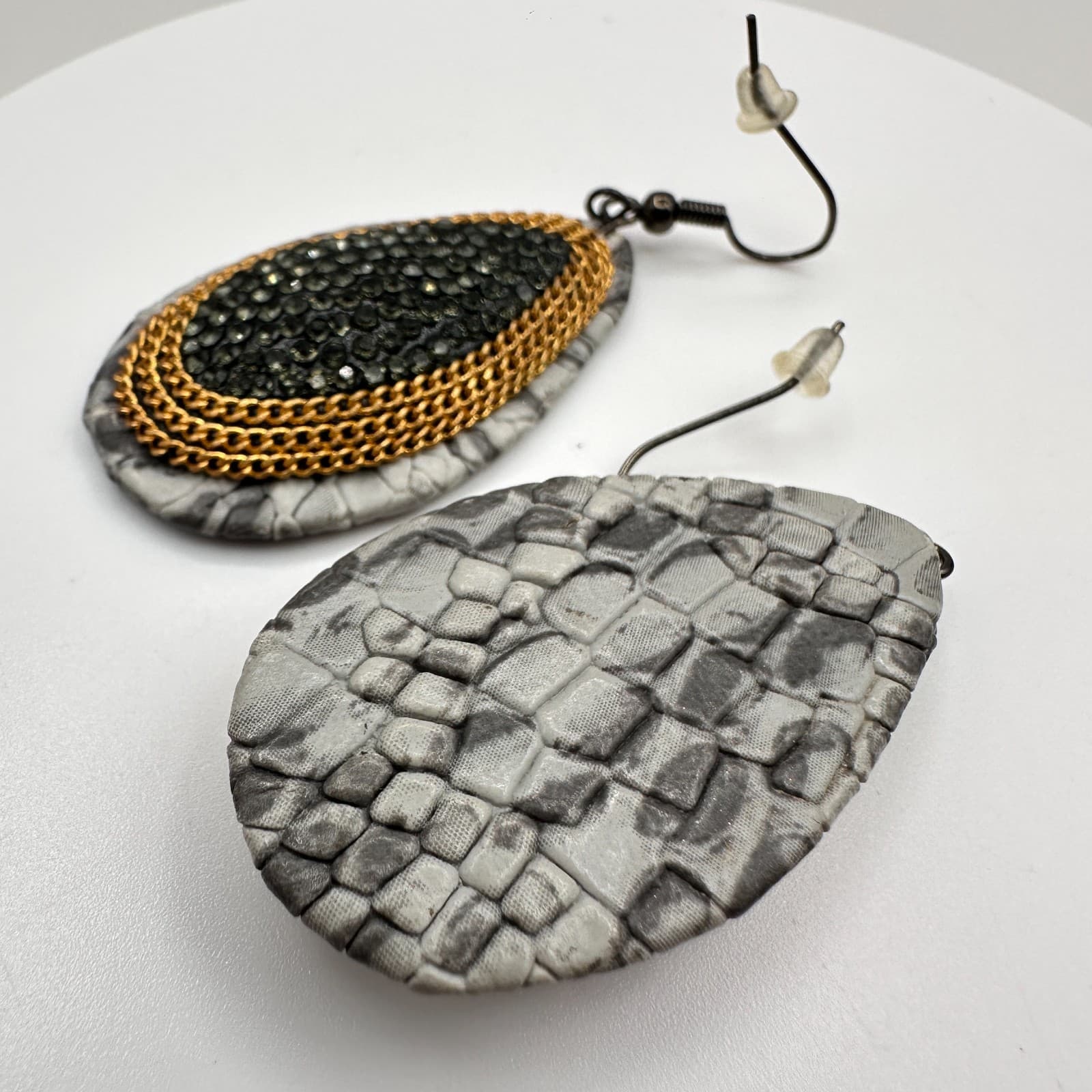Vintage 90s Black Rhinestone Teardrop Earrings Gold Tone Chain Women's Jewelry - Thumbnail 7