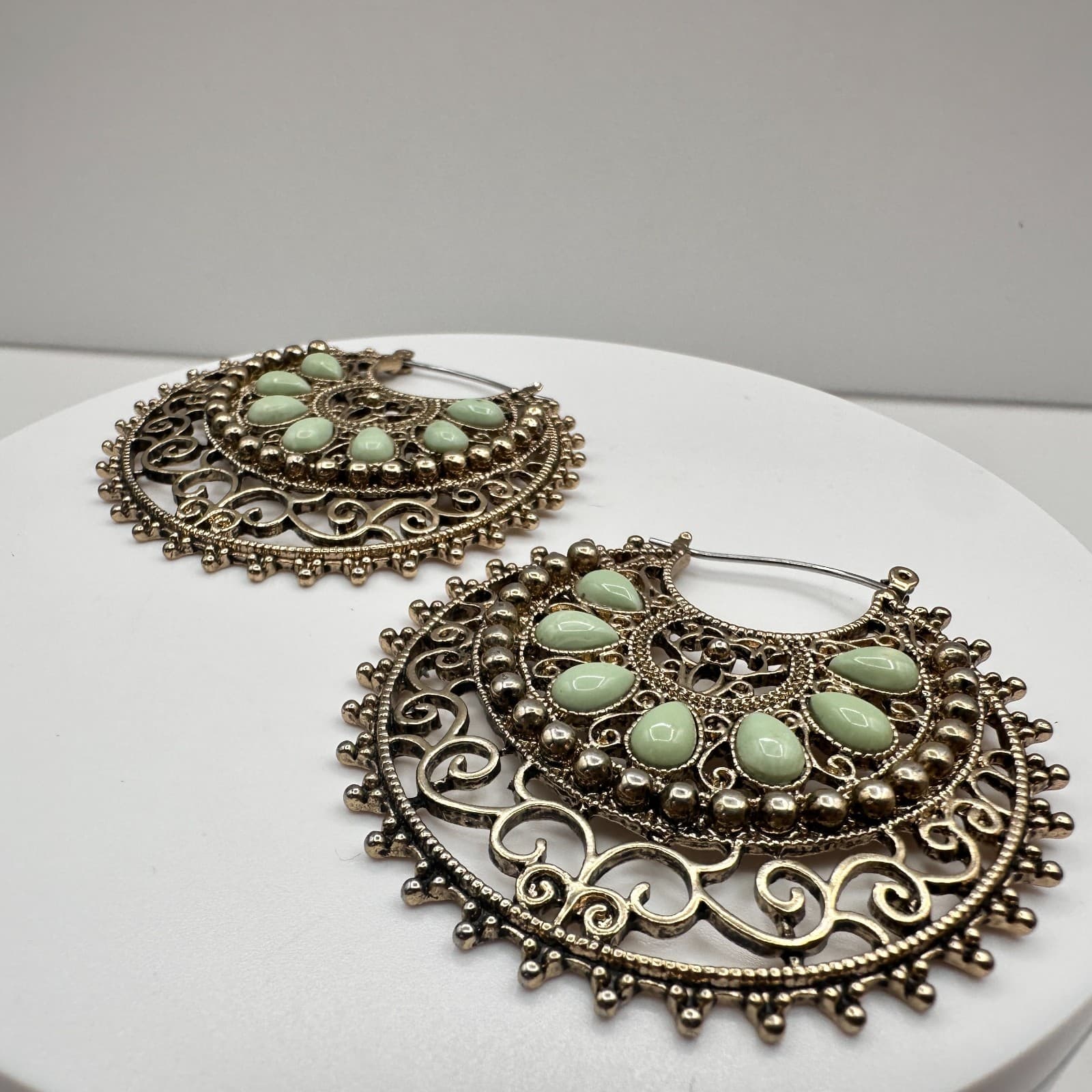 Vintage 90s Mint Green Resin Cabochons Hoop Earrings Gold Tone Women's Jewelry - Thumbnail 6