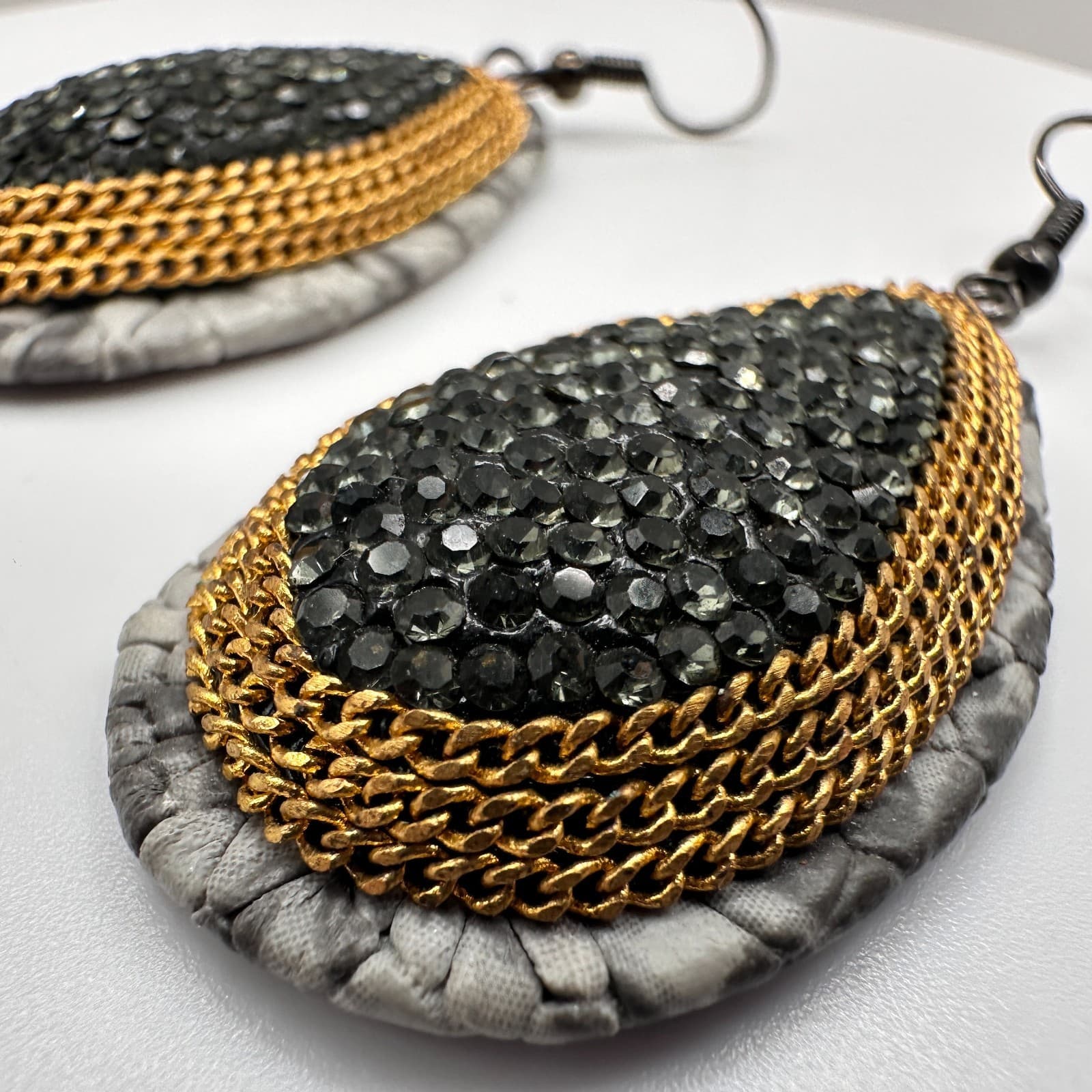 Vintage 90s Black Rhinestone Teardrop Earrings Gold Tone Chain Women's Jewelry - Thumbnail 5