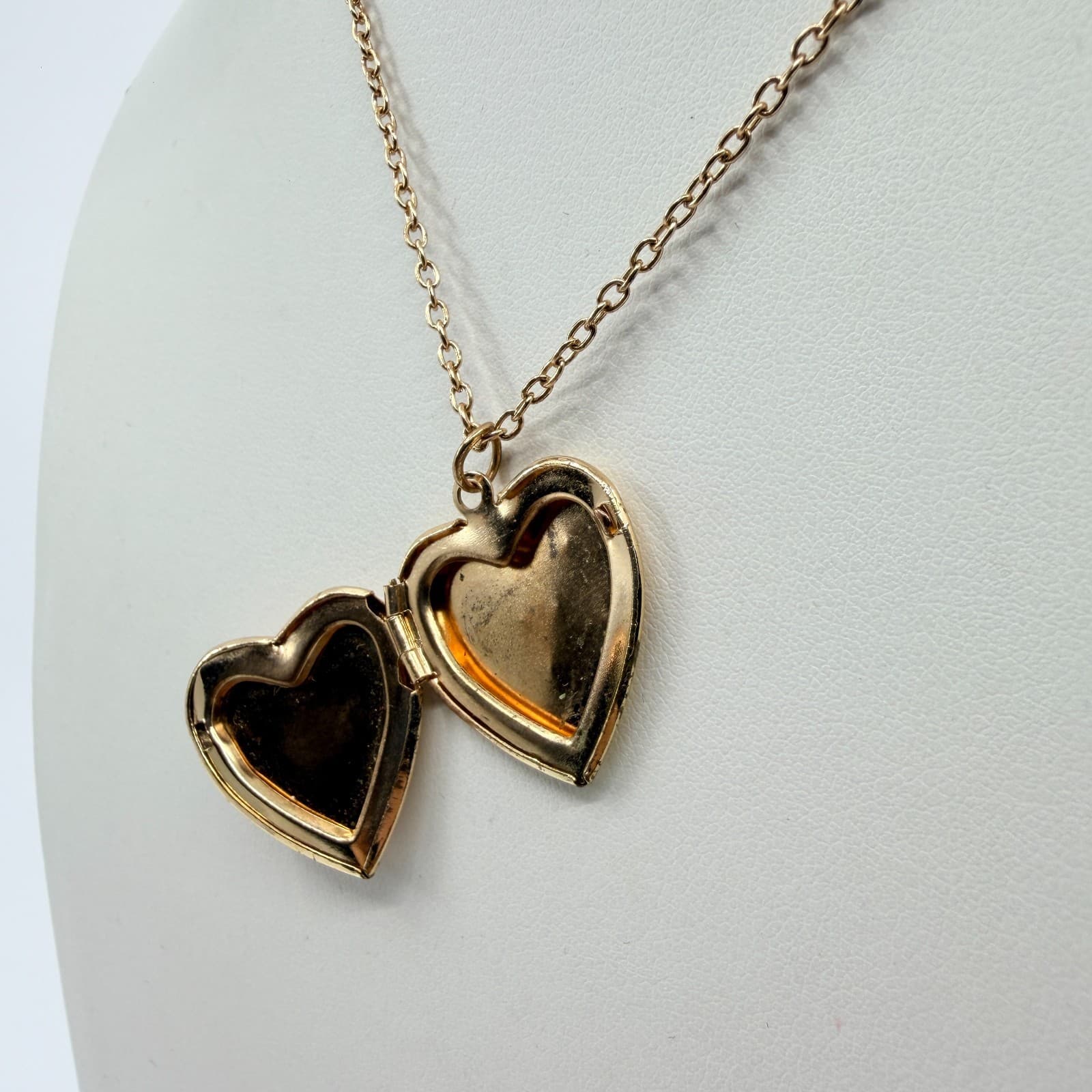 Claire's Gold Tone Heart Locket Necklace Unicorn Glitter Charm Whimsical Fun Y2K - Thumbnail 6